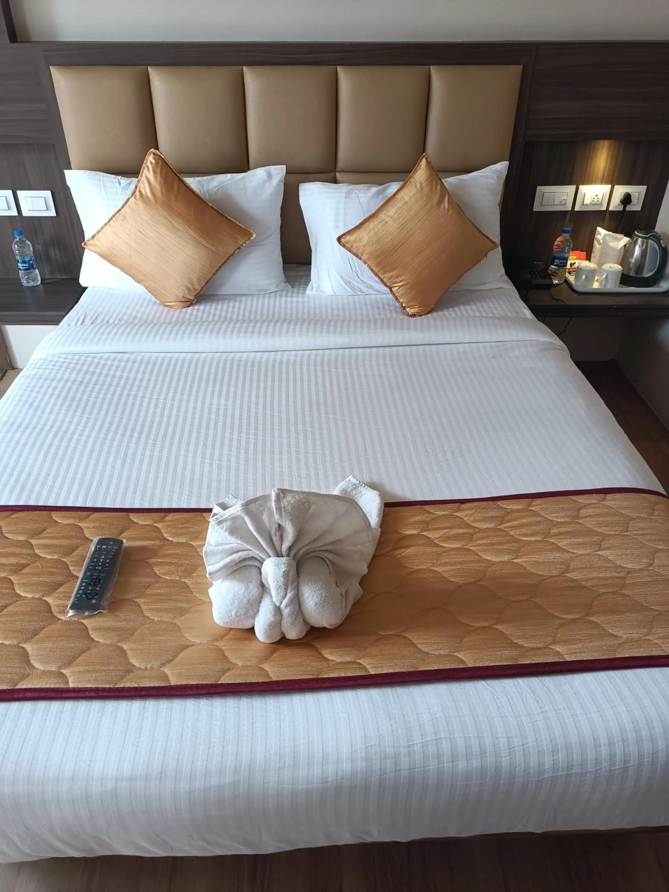 Bed in Golden Peaks Hotel & Restaurant