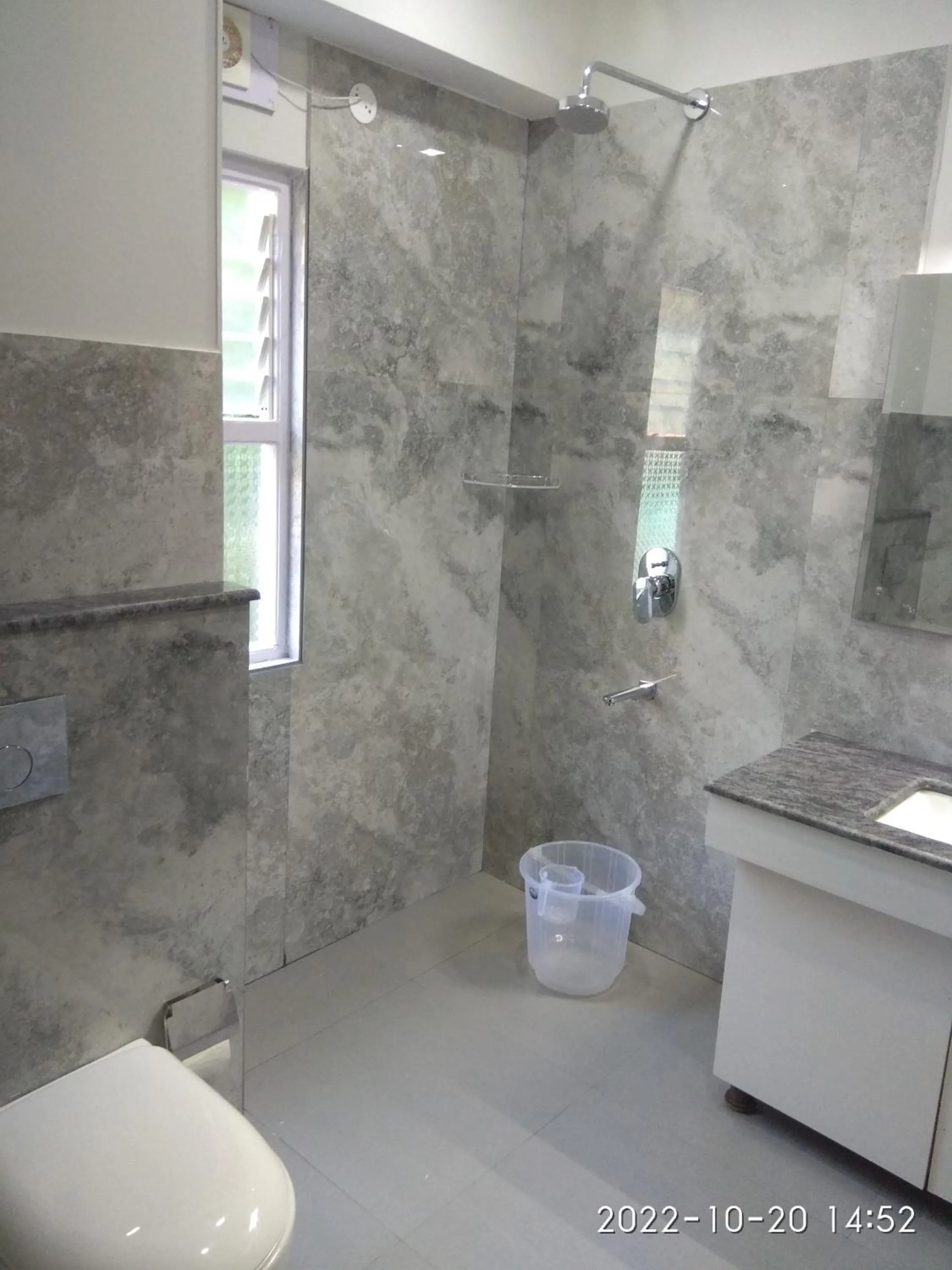 Bathroom in Golden Peaks Hotel & Restaurant