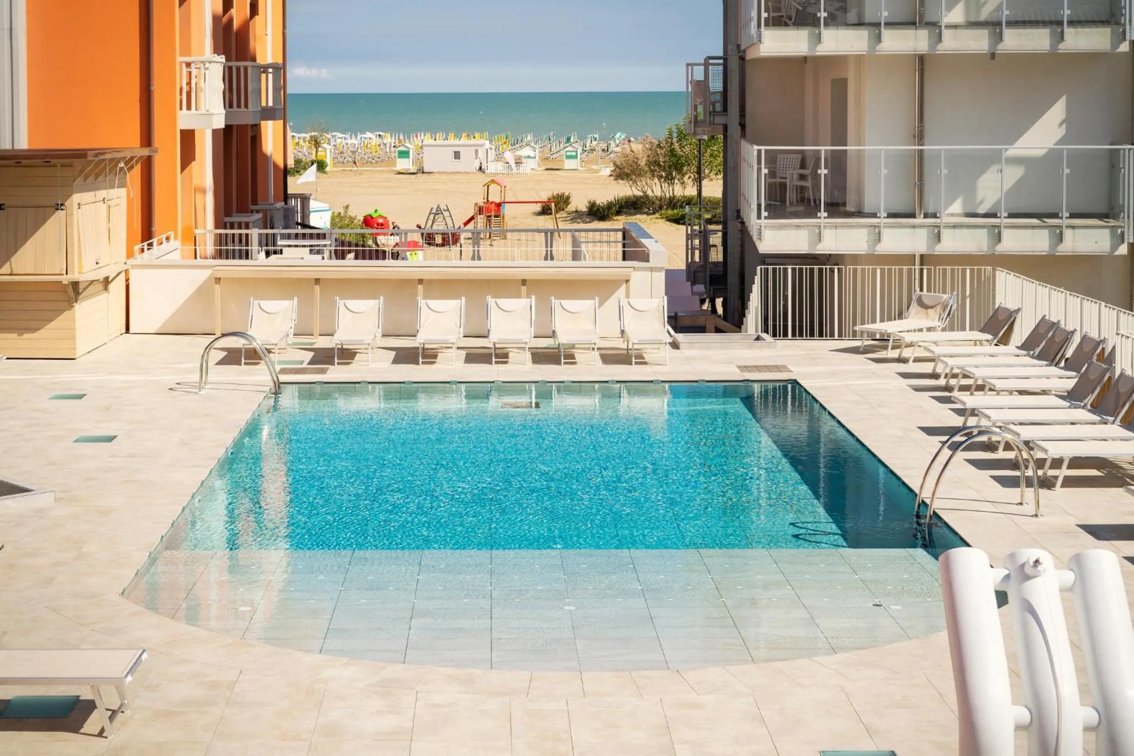 Swimming pool in Hotel Villa Maria