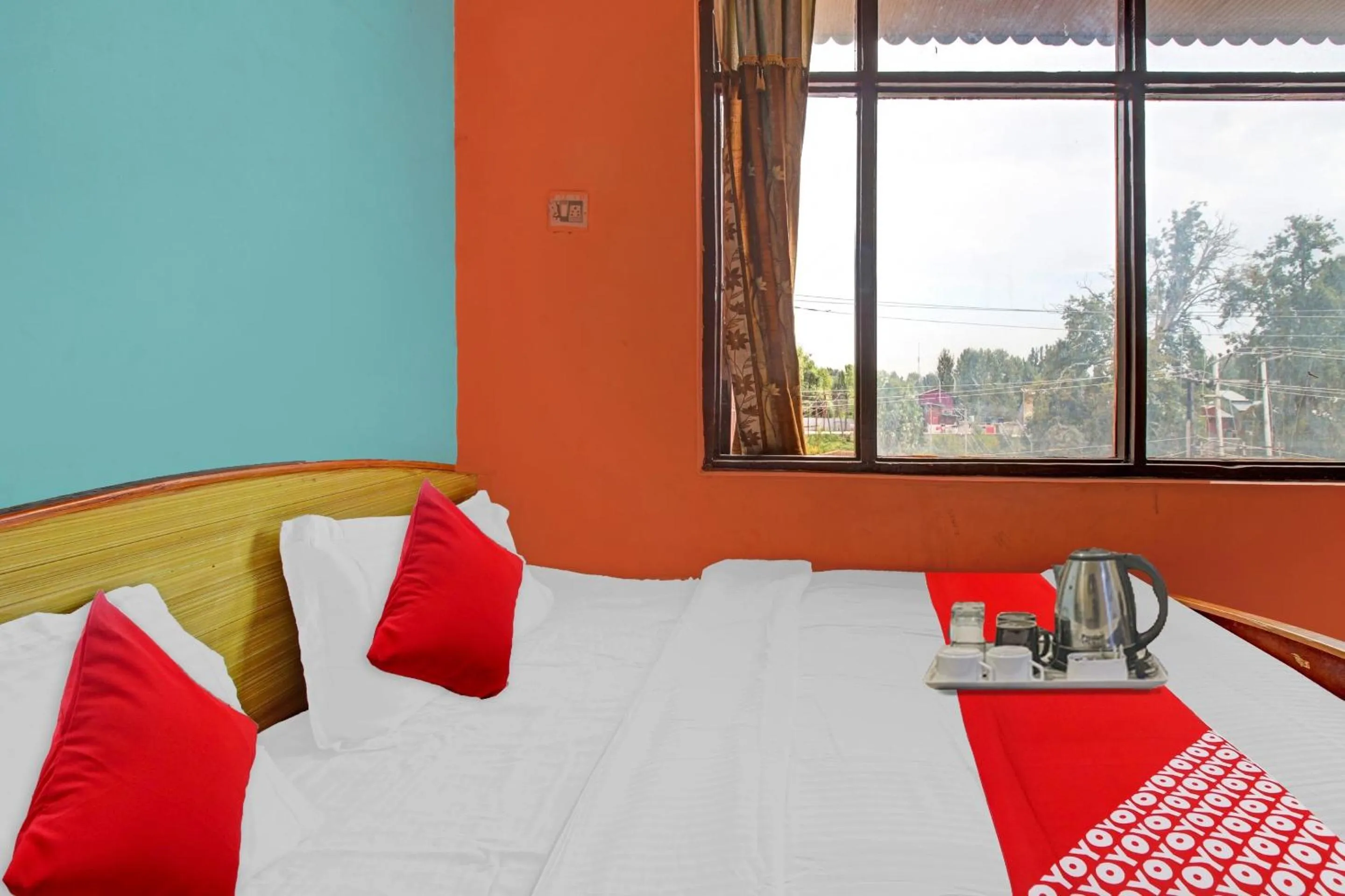 Bedroom, Bed in Hotel O Hunter's & Cafe