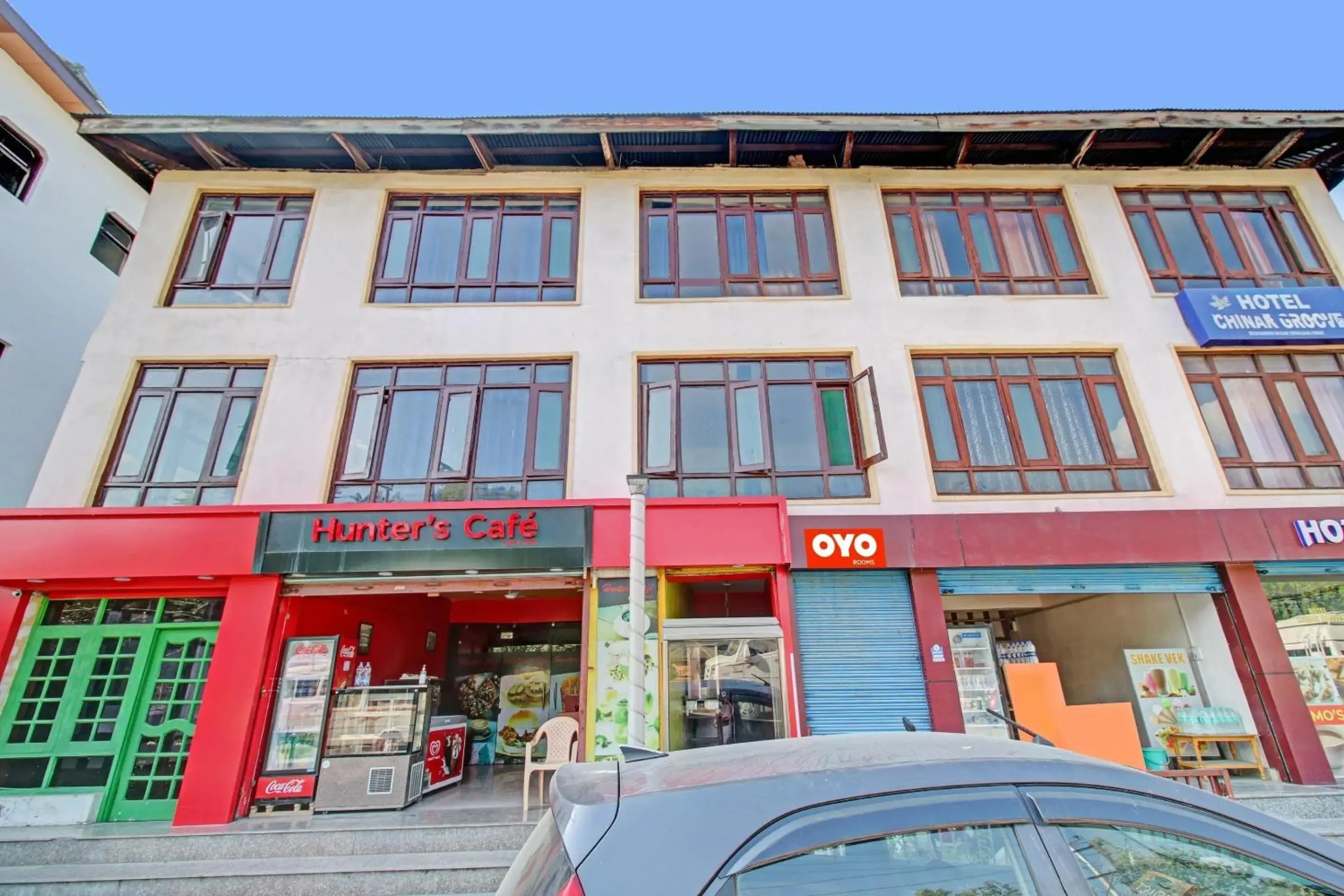 Facade/entrance in Hotel O Hunter's & Cafe Facade/entrance in Hotel O Hunter's & Cafe