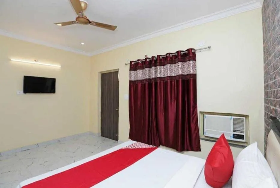 Bedroom in Hotel O by OYO Green Apple