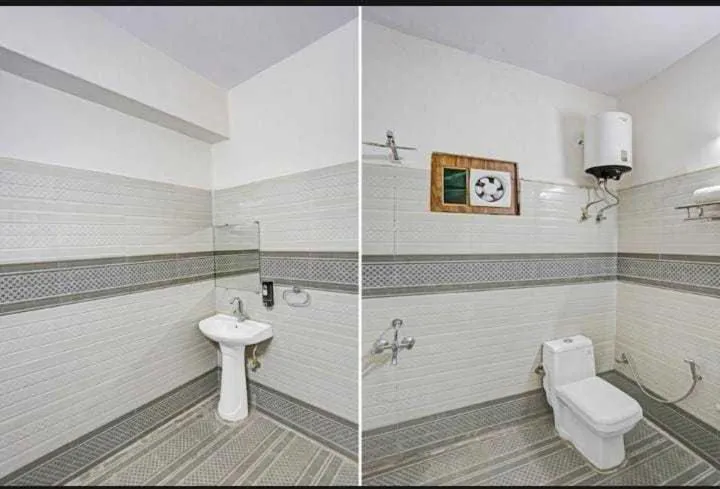 Bathroom in Hotel O by OYO Green Apple