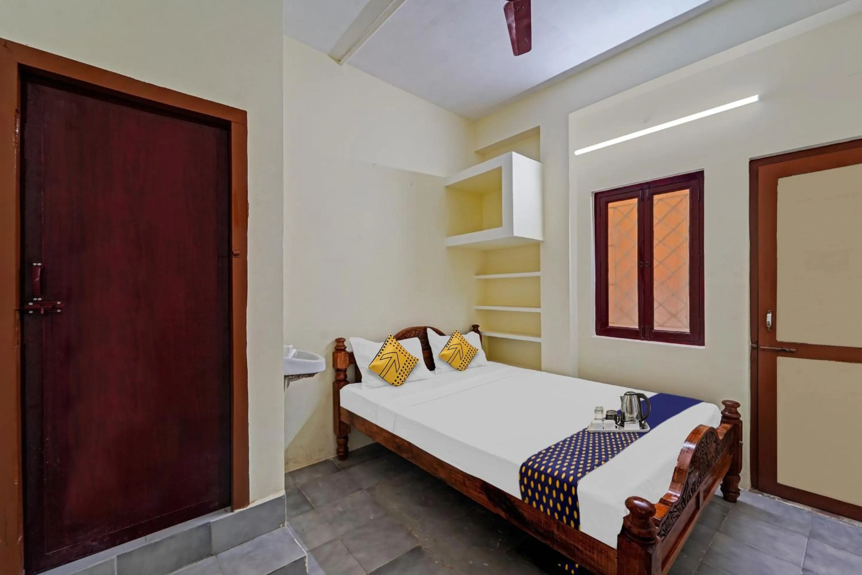 Bedroom in SPOT ON Sri Sakthi Guest House