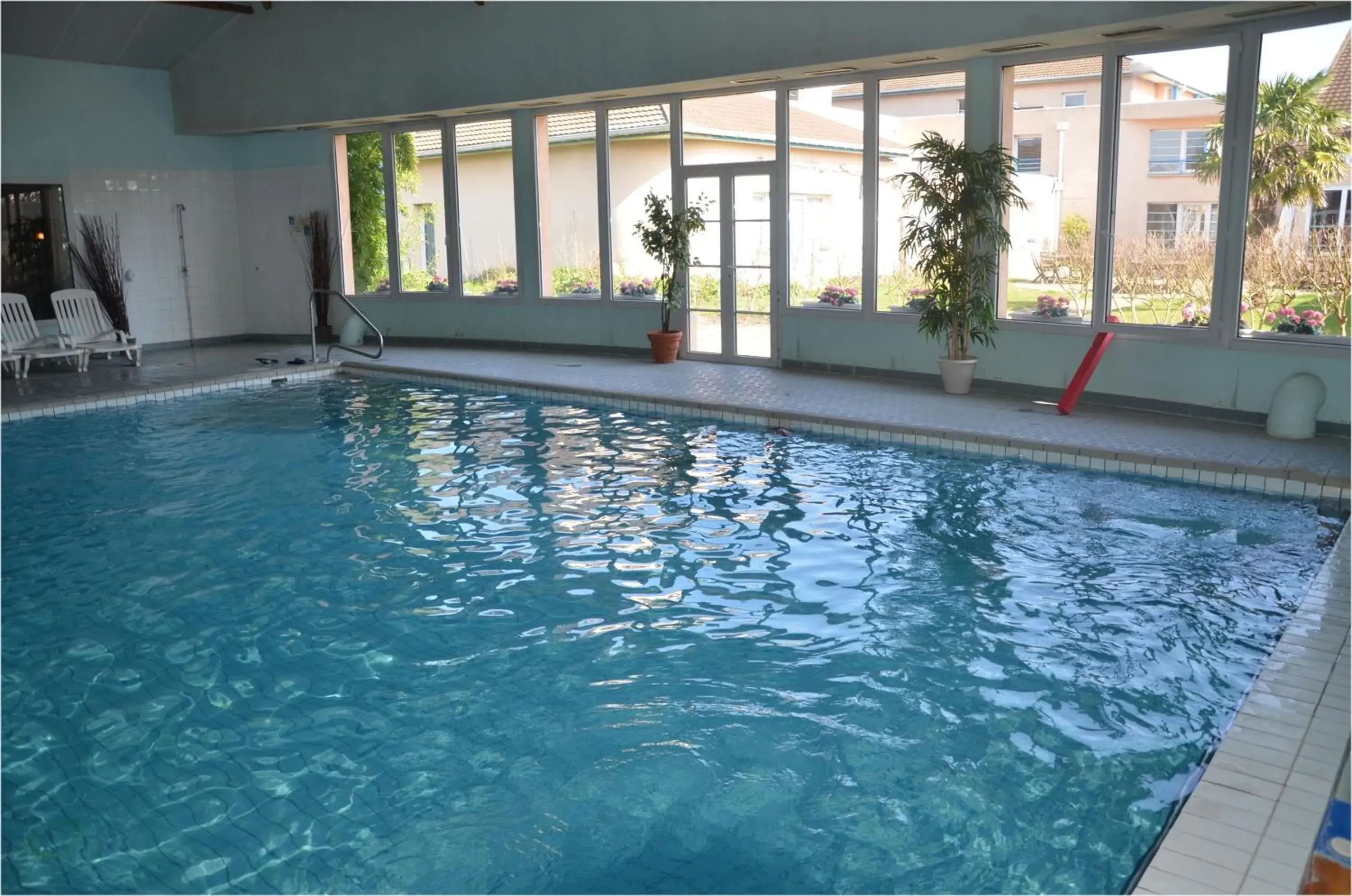 Swimming pool in Espace Leonard De Vinci Swimming pool in Espace Leonard De Vinci