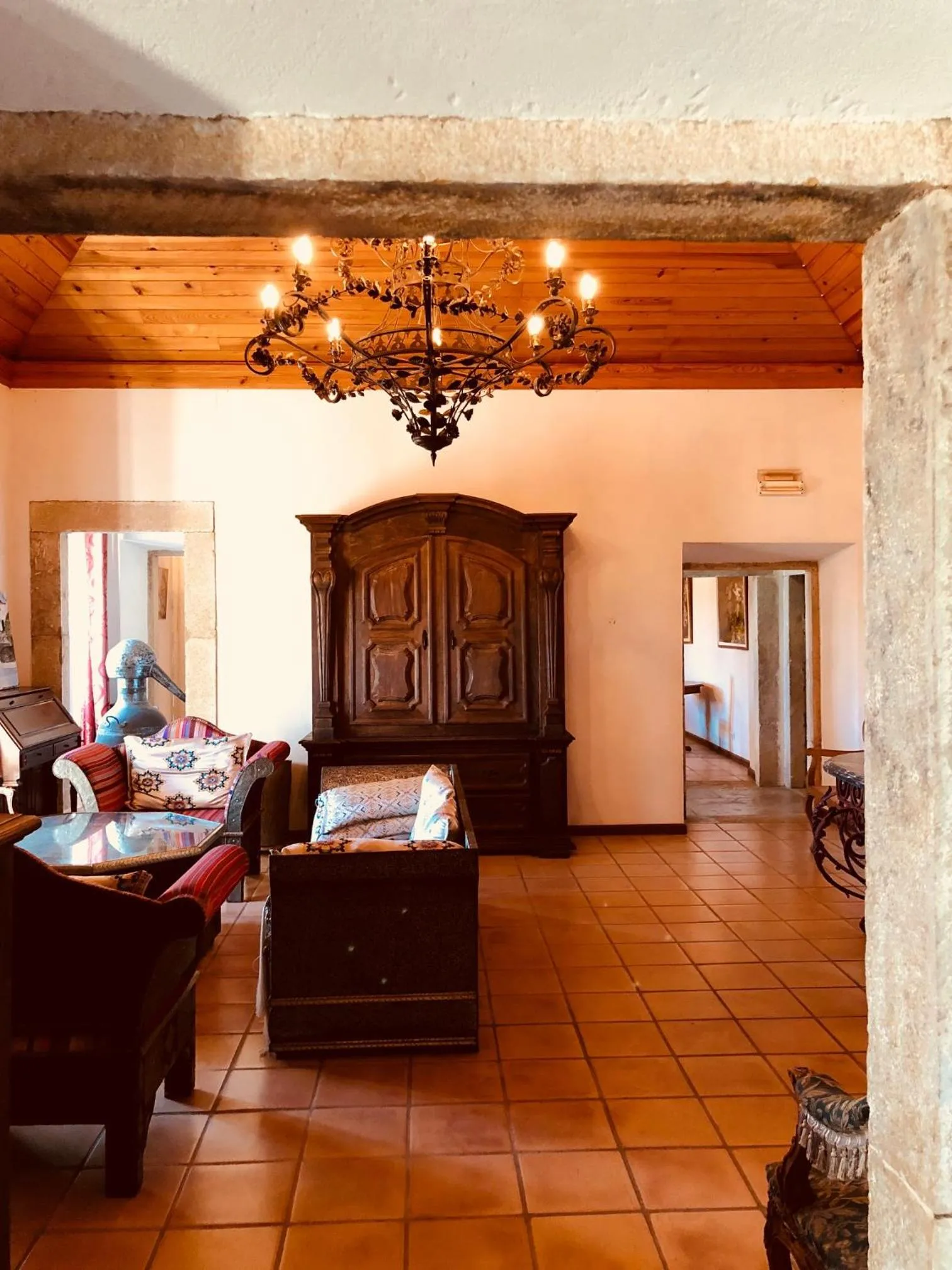 Communal lounge/ TV room in Hotel de Charme Capela das Artes