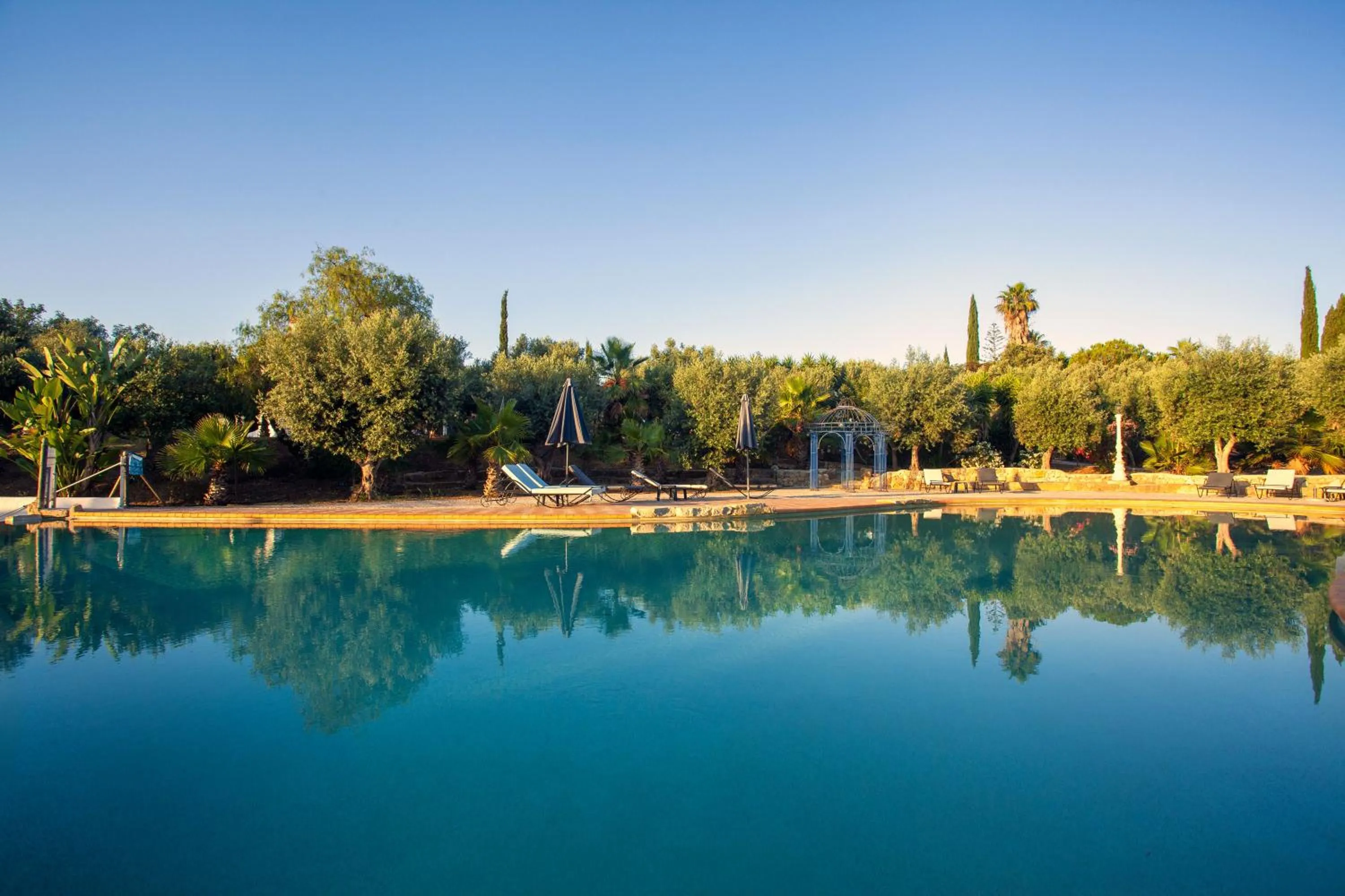 Swimming pool in Hotel de Charme Capela das Artes