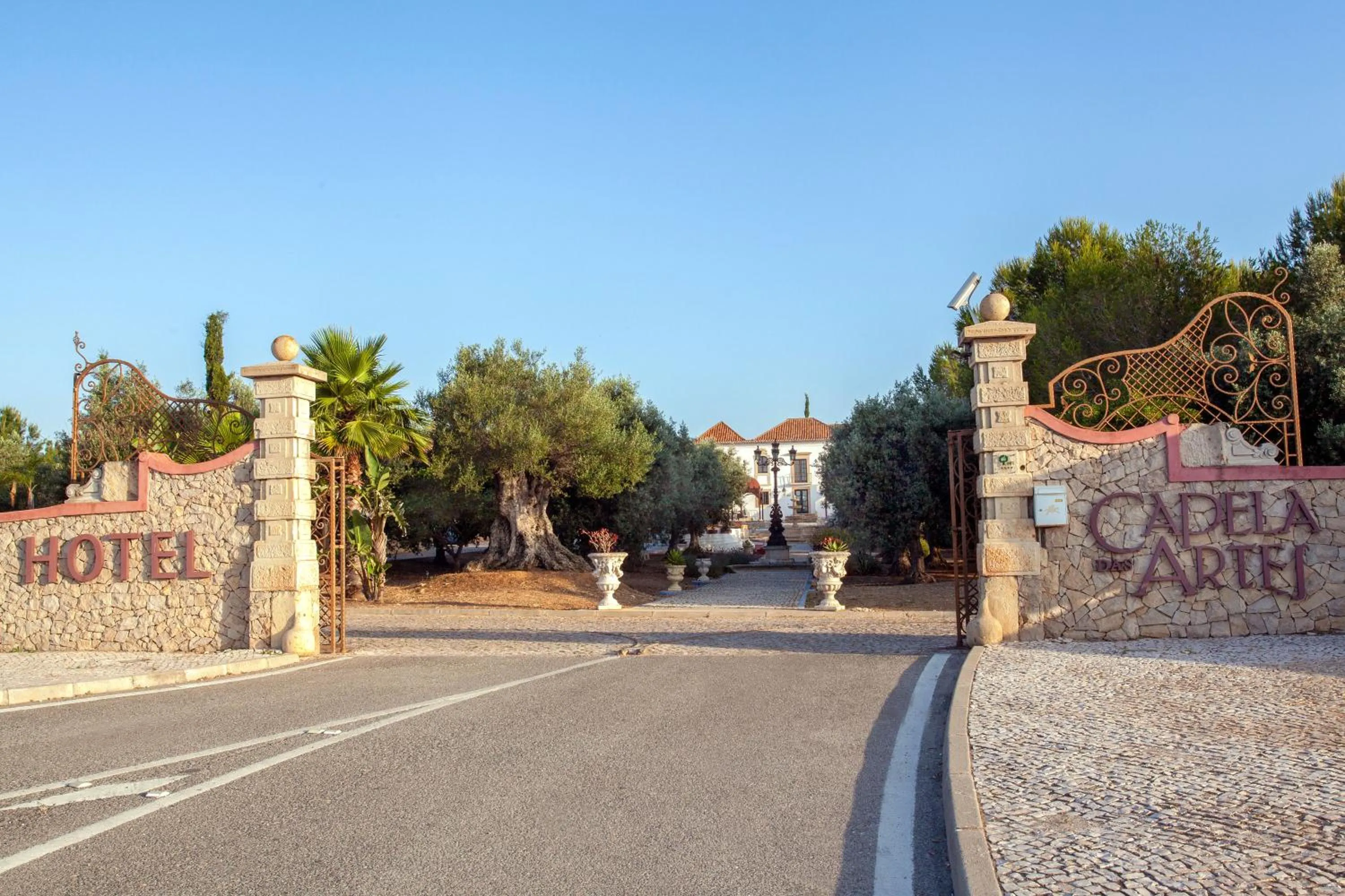 Property building in Hotel de Charme Capela das Artes