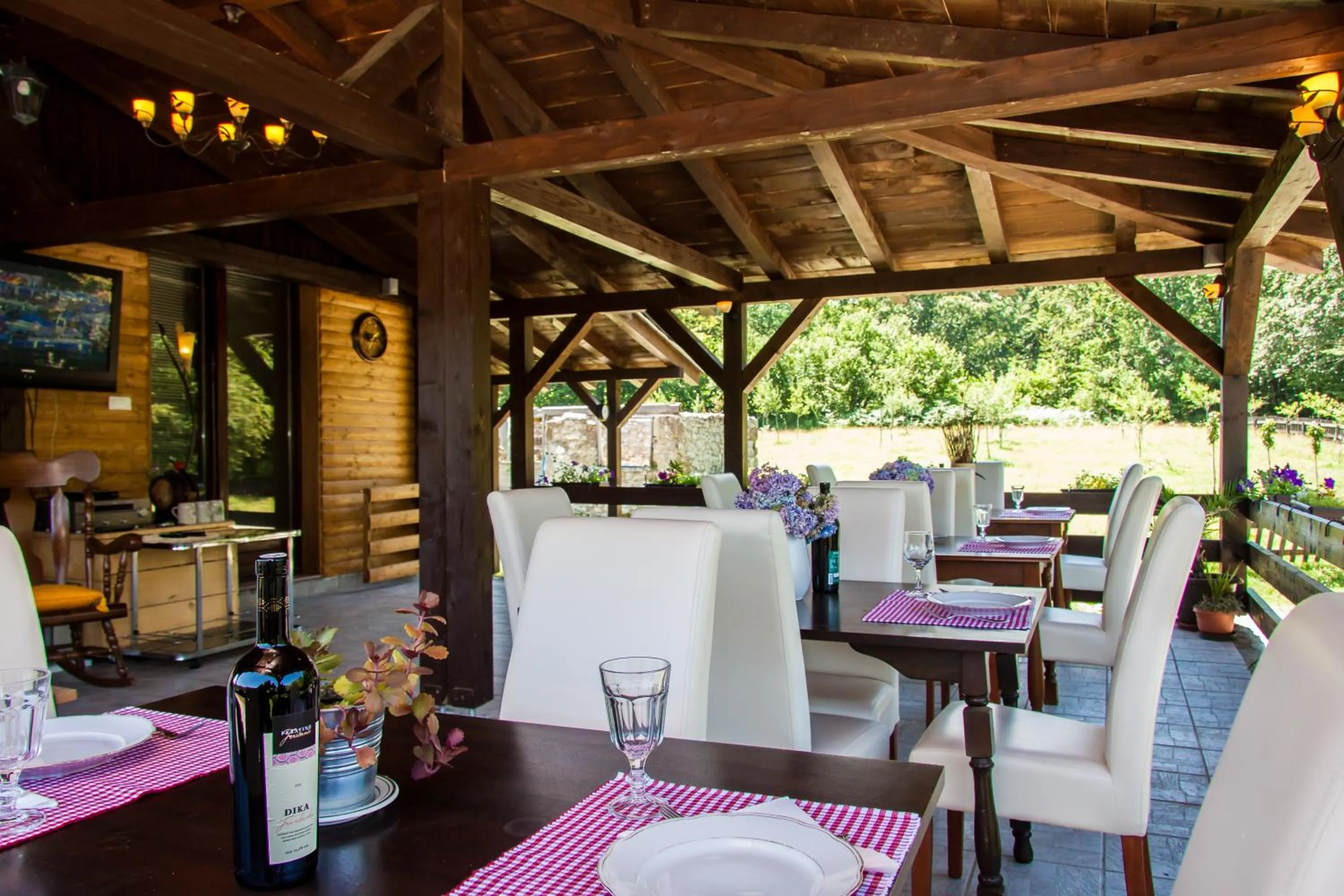 Restaurant/places to eat in B&B Villa Nena
