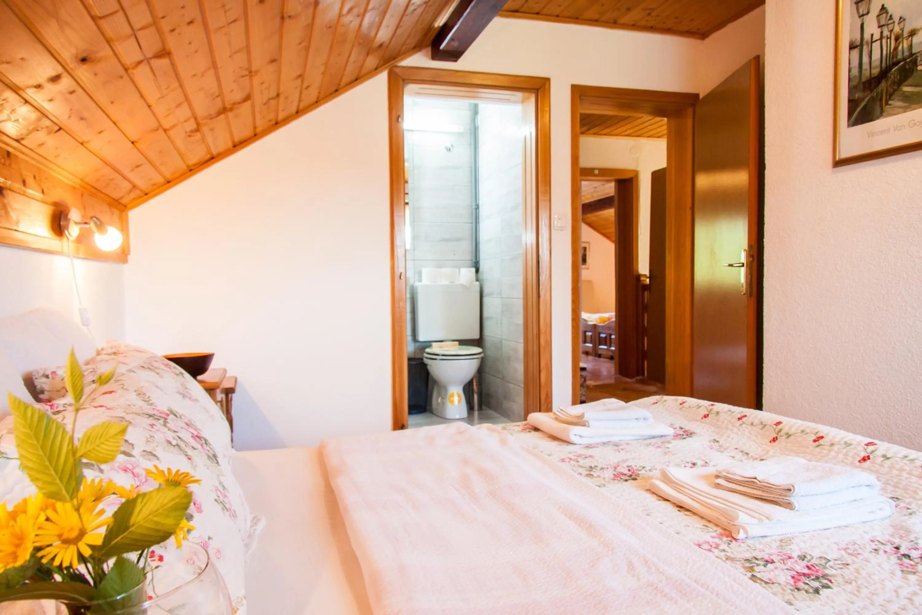Toilet, Bed in B&B Villa Nena