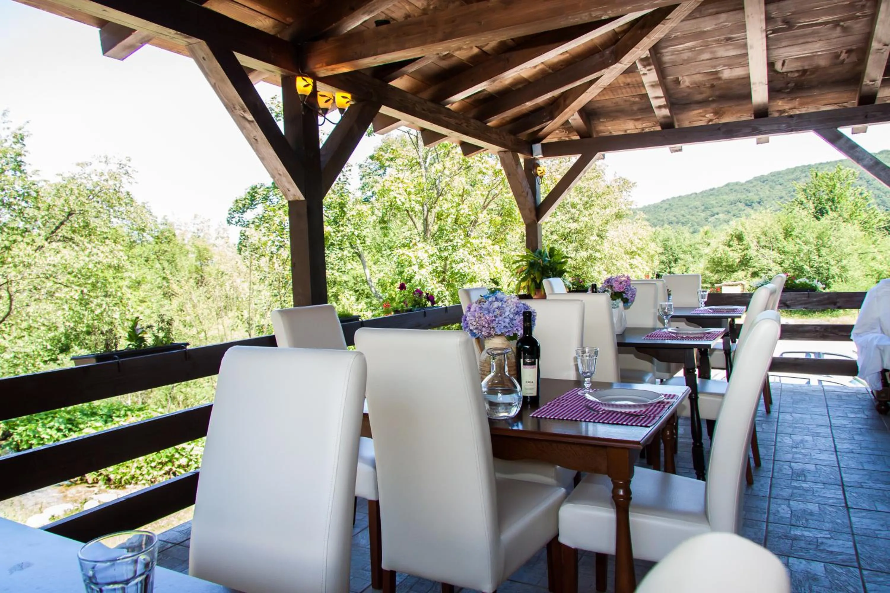 Restaurant/places to eat in B&B Villa Nena