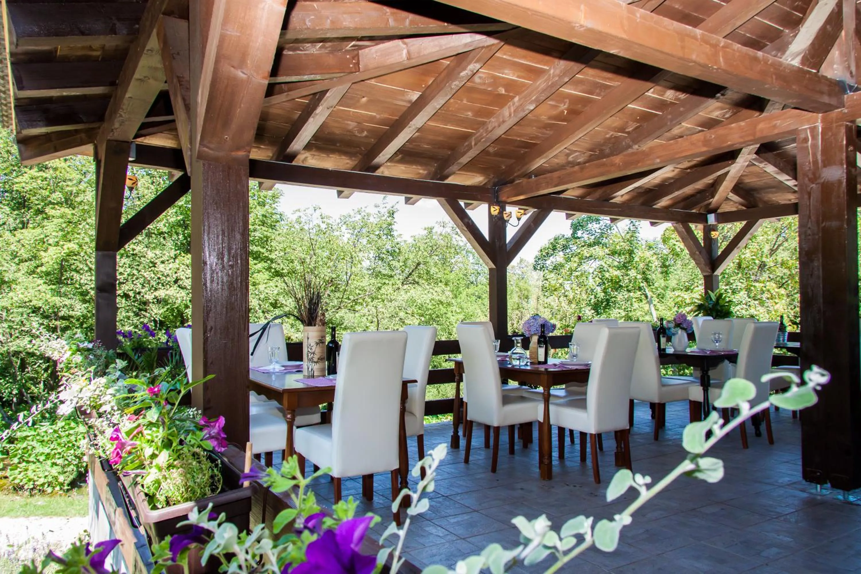 Restaurant/places to eat in B&B Villa Nena