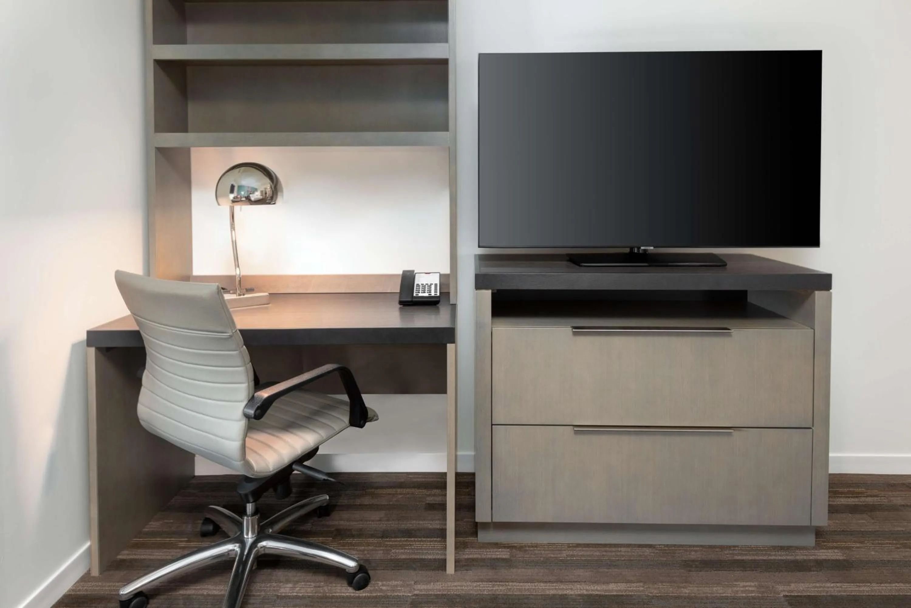 Bedroom in Hyatt House Orlando Airport