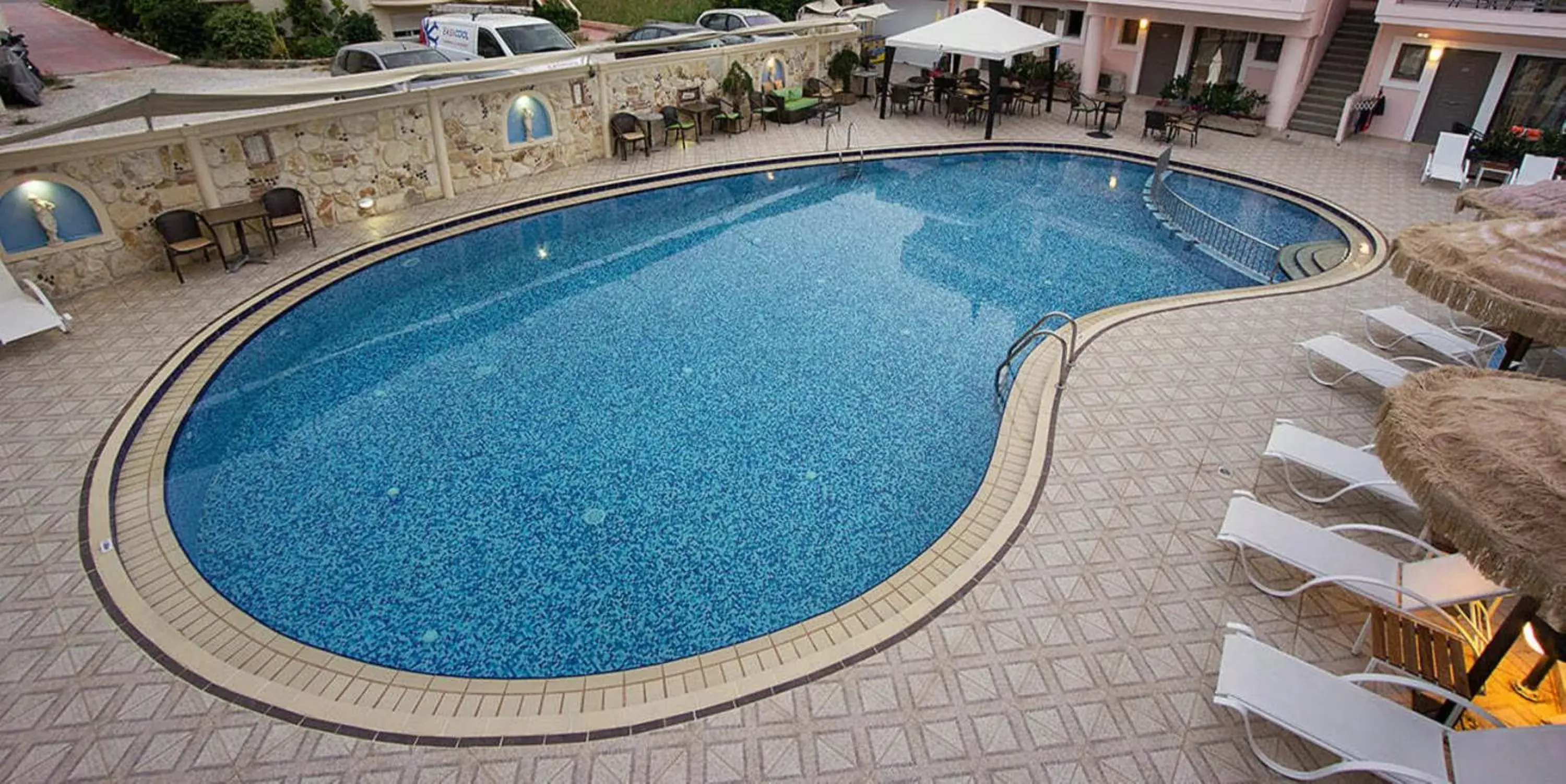 Swimming pool in Flamingos Hotel Apartments Swimming pool in Flamingos Hotel Apartments