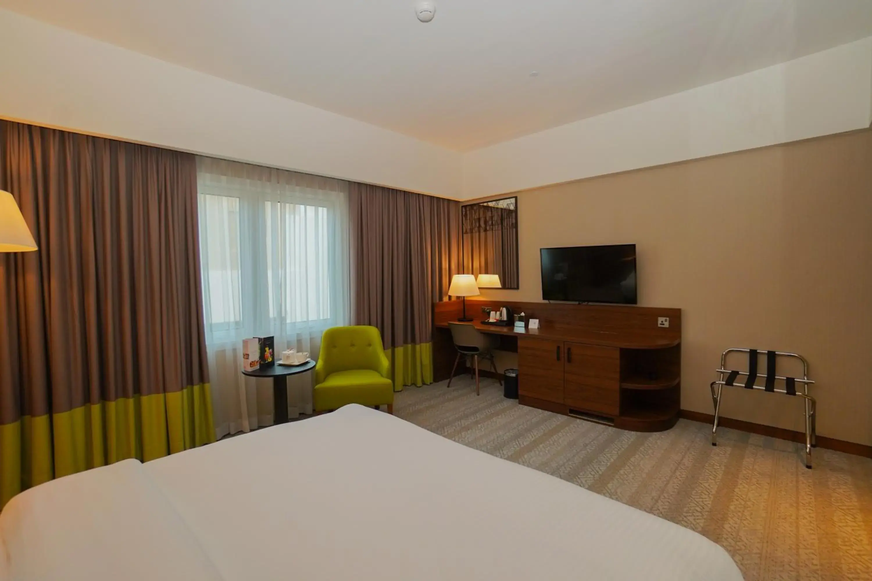 TV and multimedia, Bed in The Grand Lux Hotel TV and multimedia, Bed in The Grand Lux Hotel