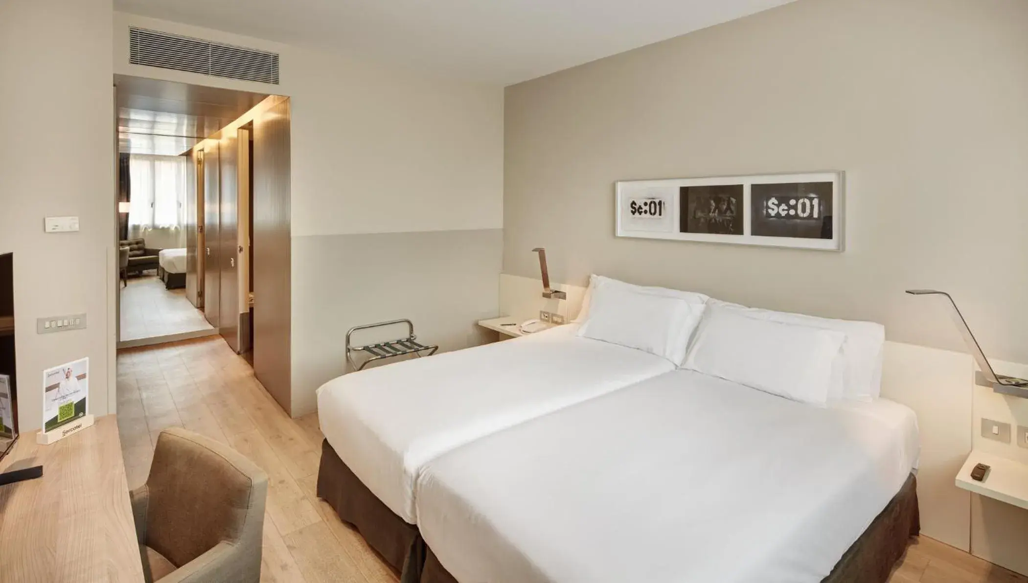 Photo of the whole room, Bed in Sercotel Amister Art Hotel Barcelona Photo of the whole room, Bed in Sercotel Amister Art Hotel Barcelona