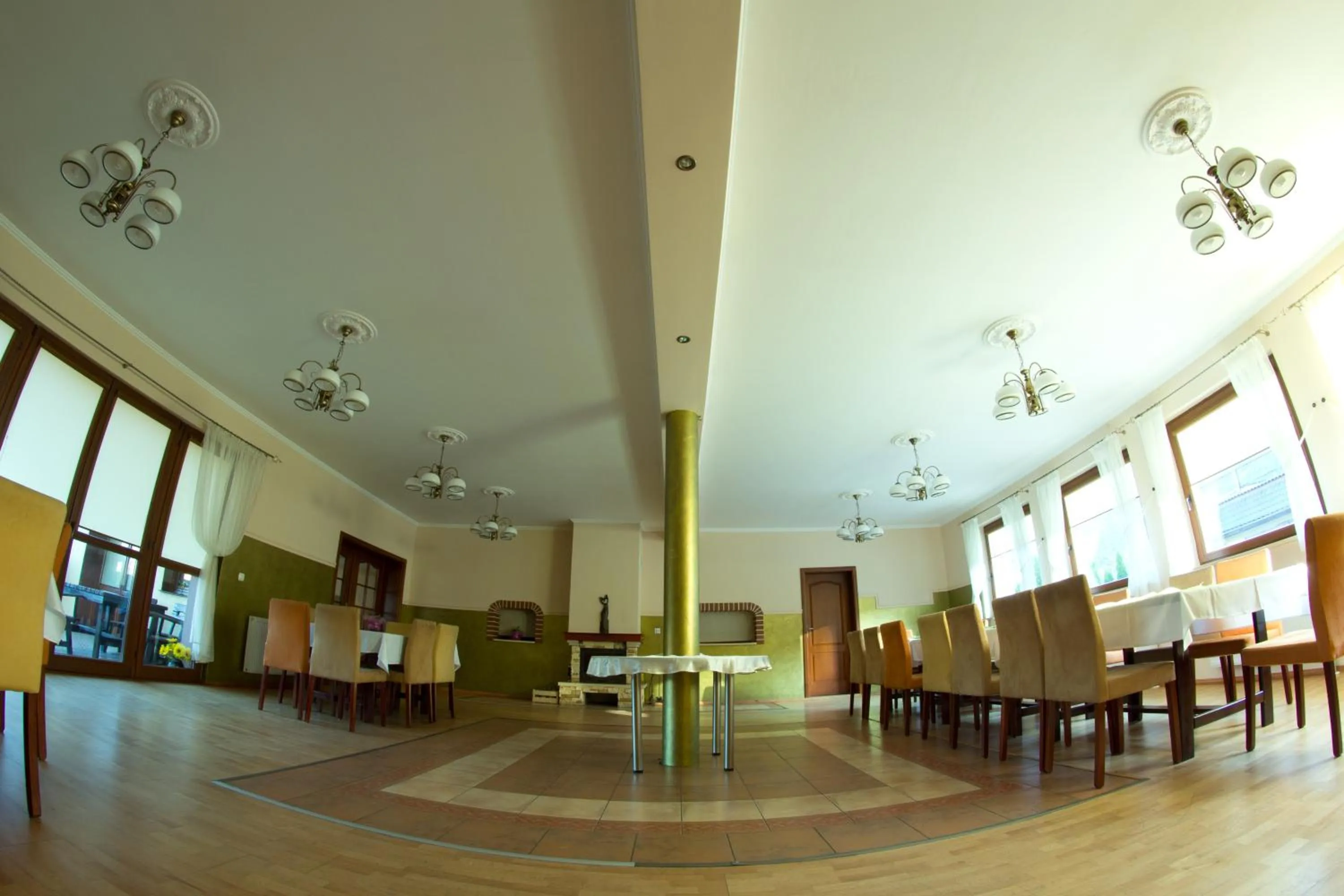 Restaurant/places to eat in Dom Gościnny Pod Górą