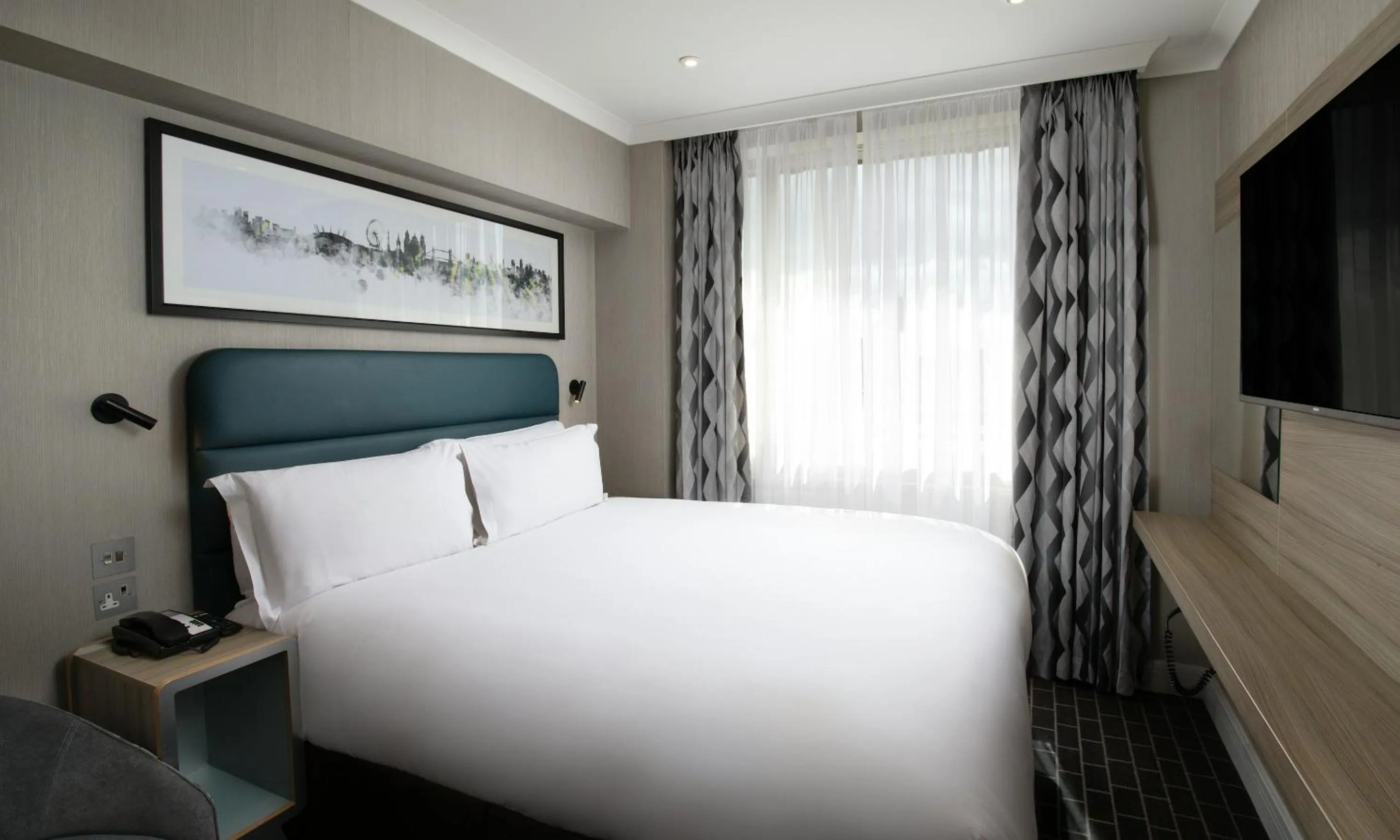 Bed in City Sleeper at Royal National Hotel