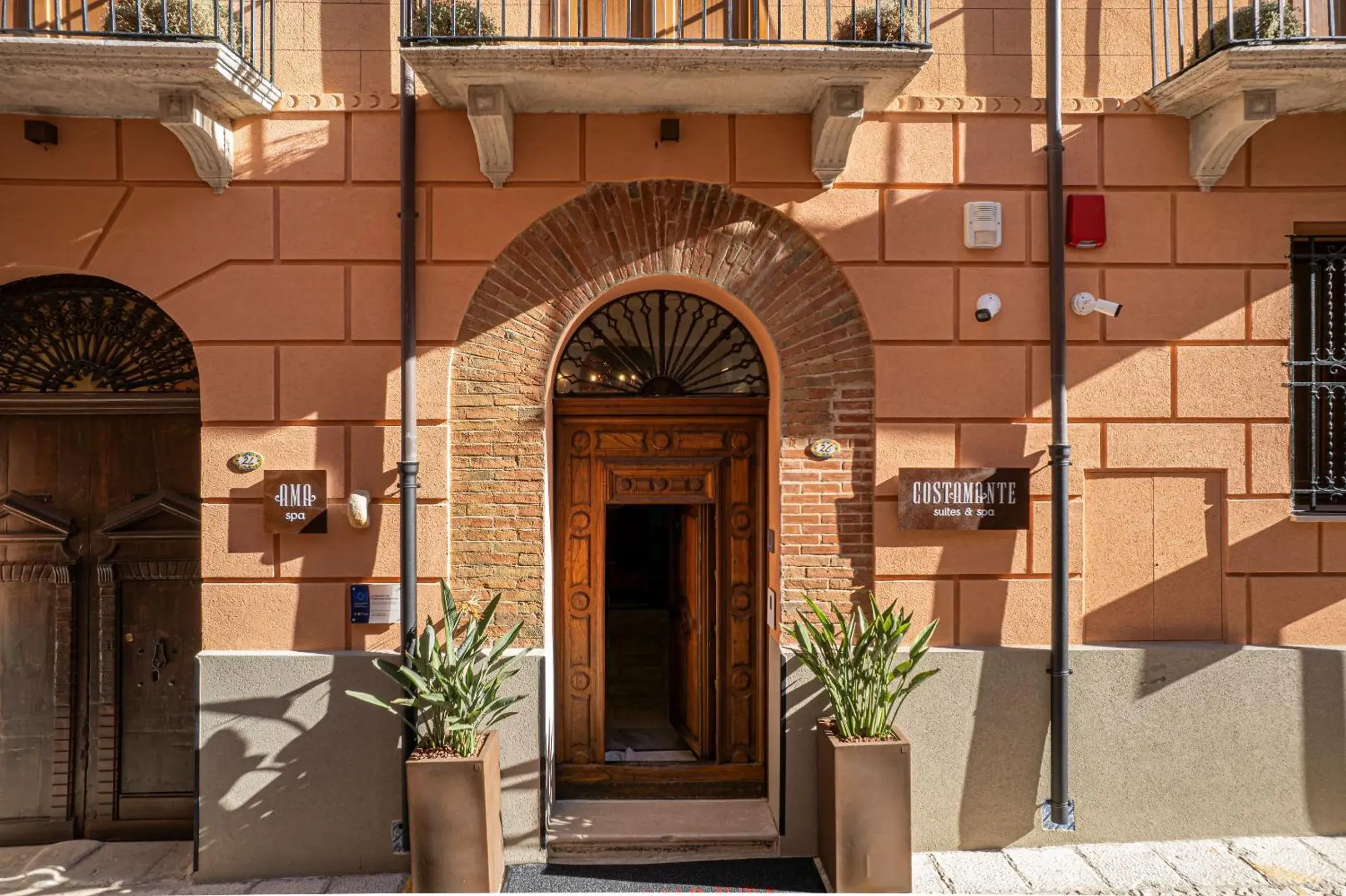 Facade/entrance in Costamante Suites & Spa Facade/entrance in Costamante Suites & Spa