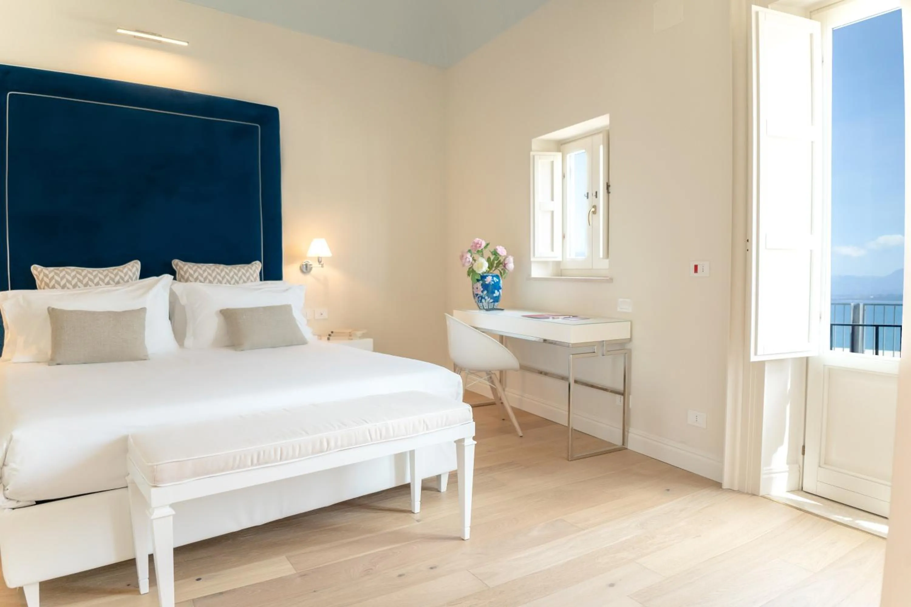 Bedroom, Bed in Costamante Suites & Spa