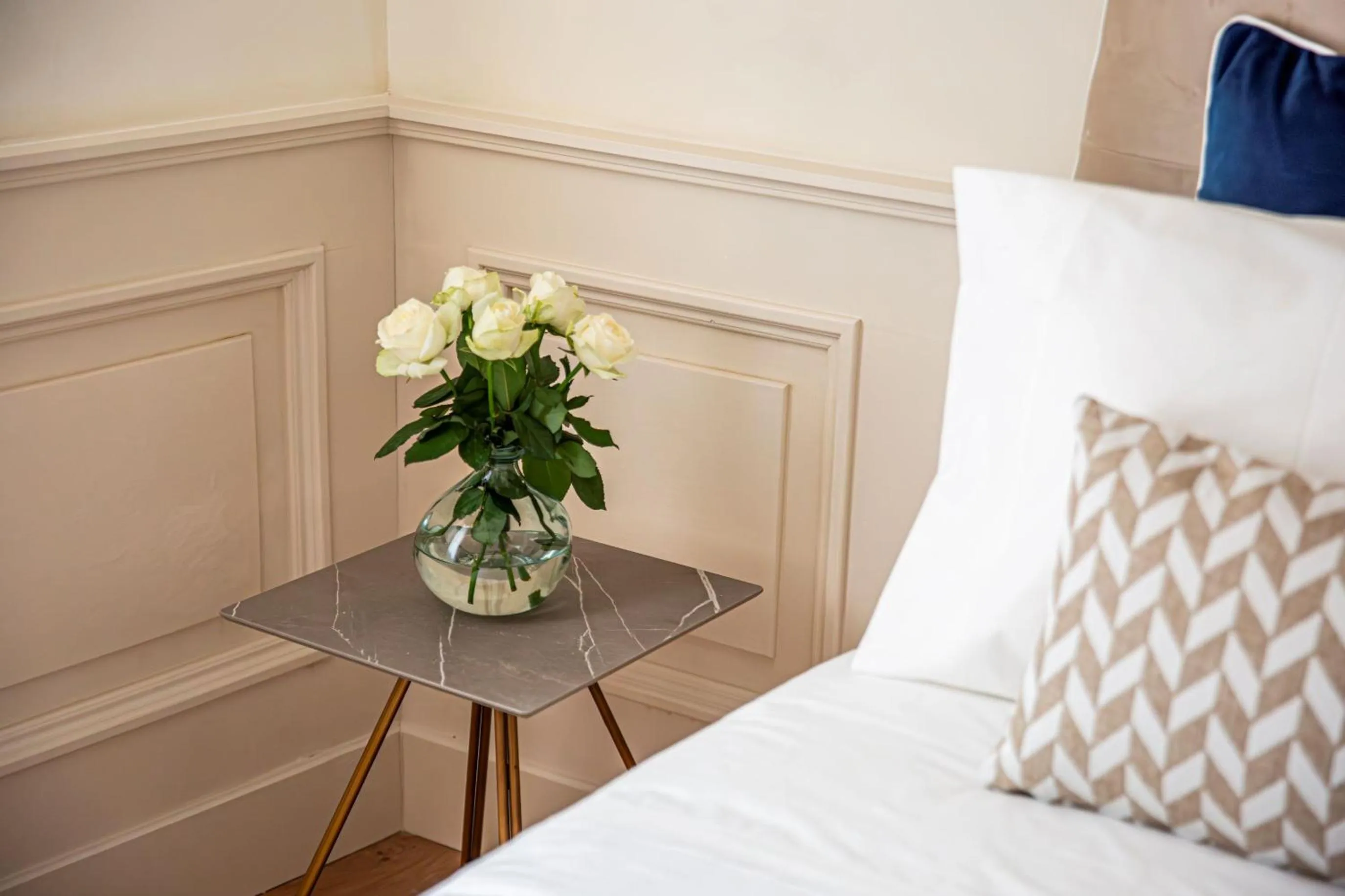 Bed in Costamante Suites & Spa