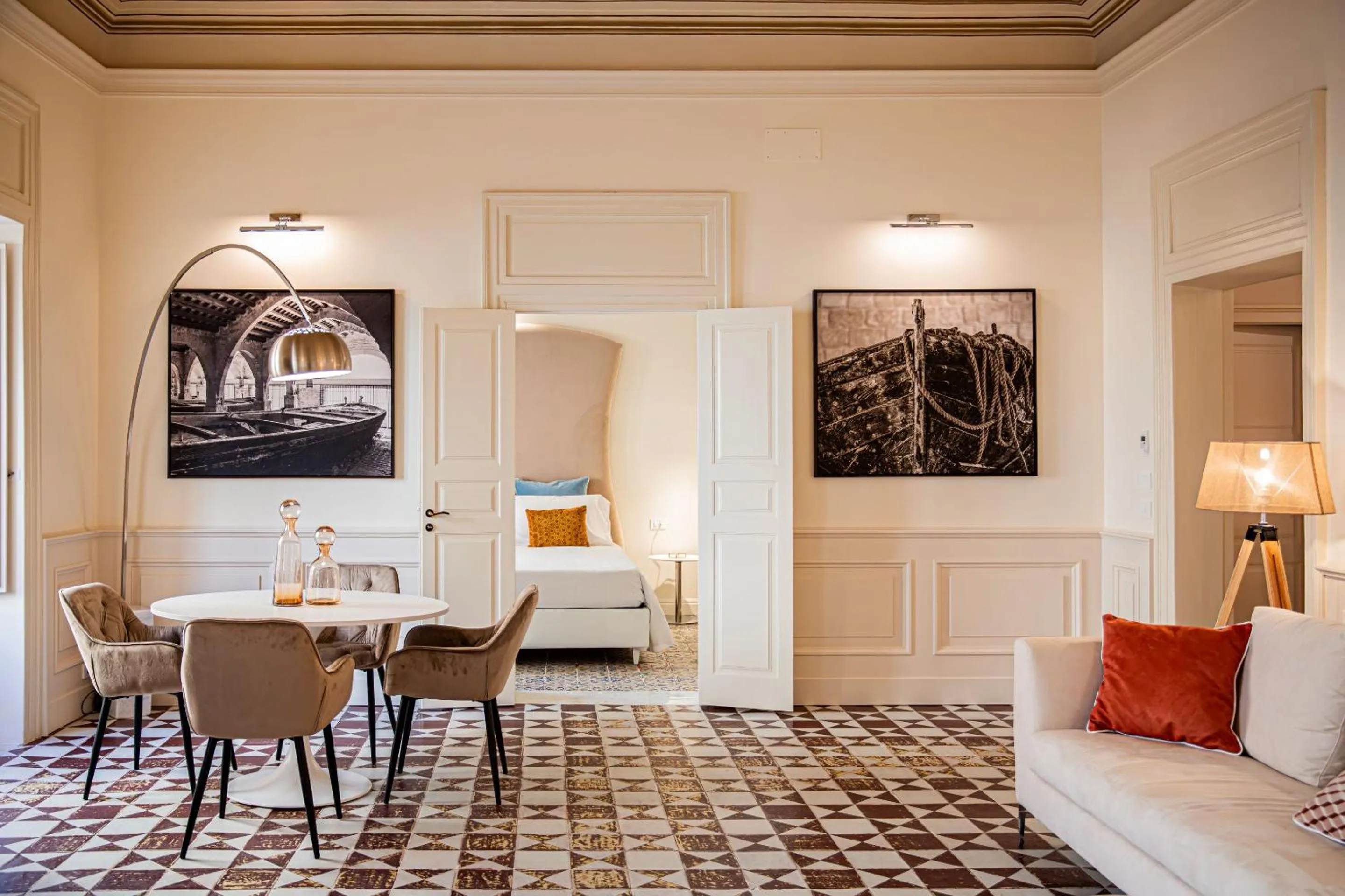 Living room, Bed in Costamante Suites & Spa