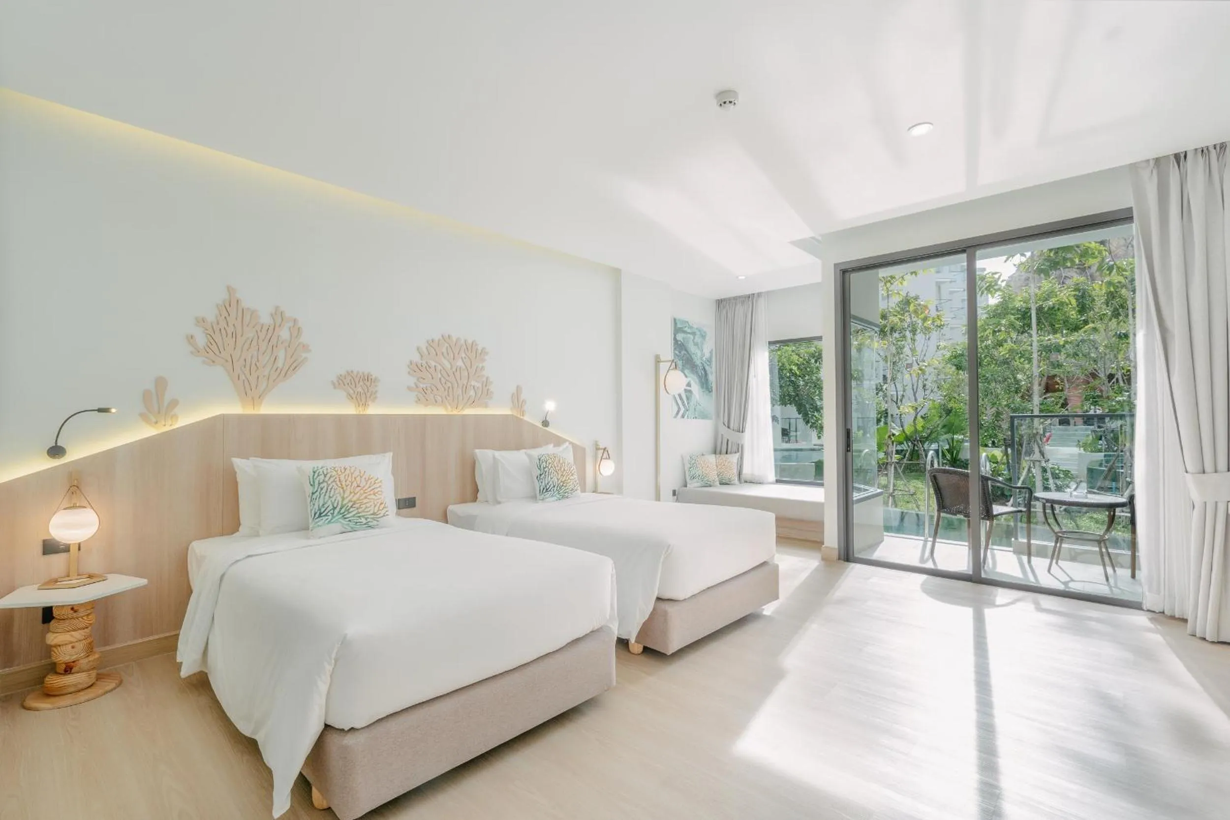 Bed in Phuket Emerald Beach Resort