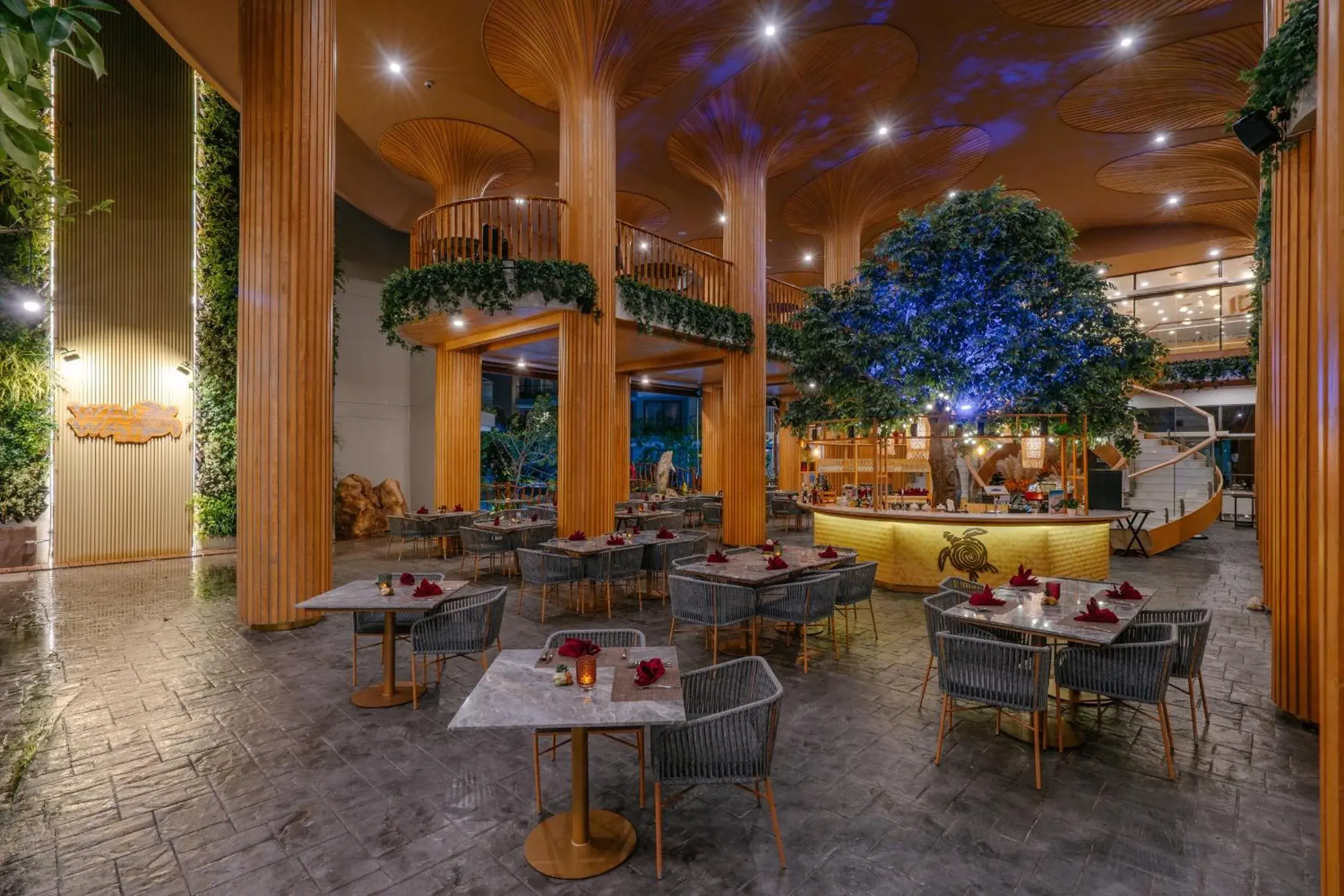 Restaurant/places to eat in Phuket Emerald Beach Resort Restaurant/places to eat in Phuket Emerald Beach Resort