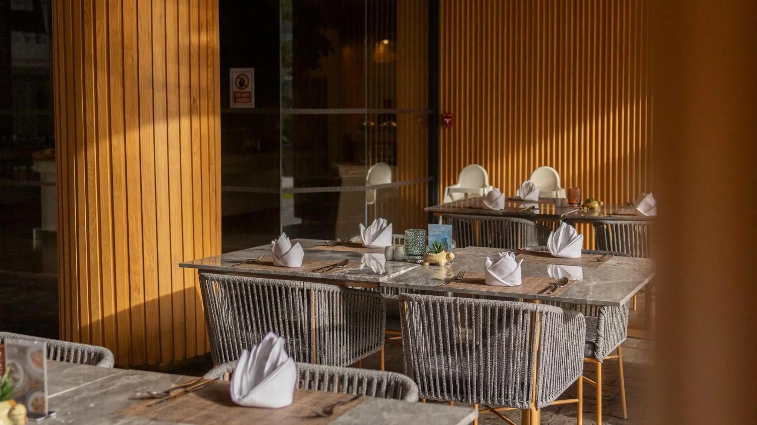 Restaurant/places to eat in Phuket Emerald Beach Resort