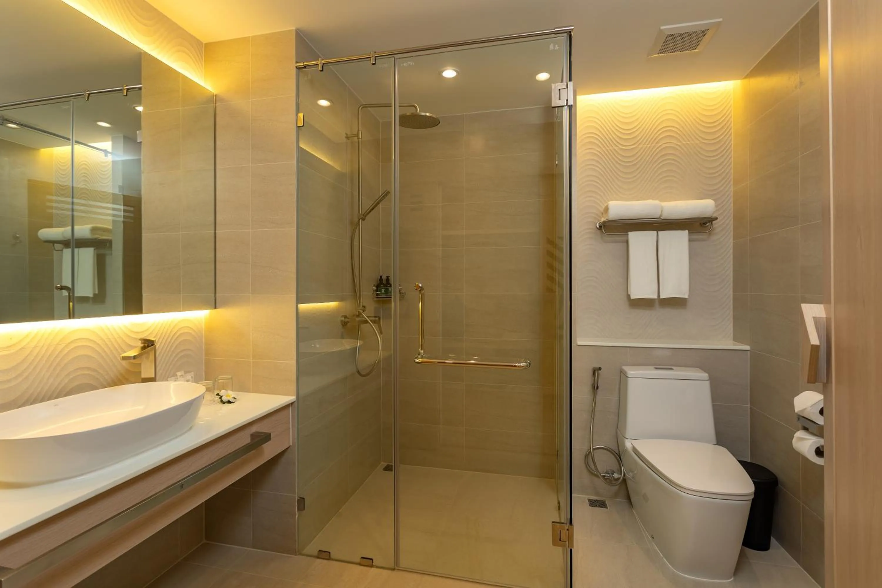 Shower in Phuket Emerald Beach Resort