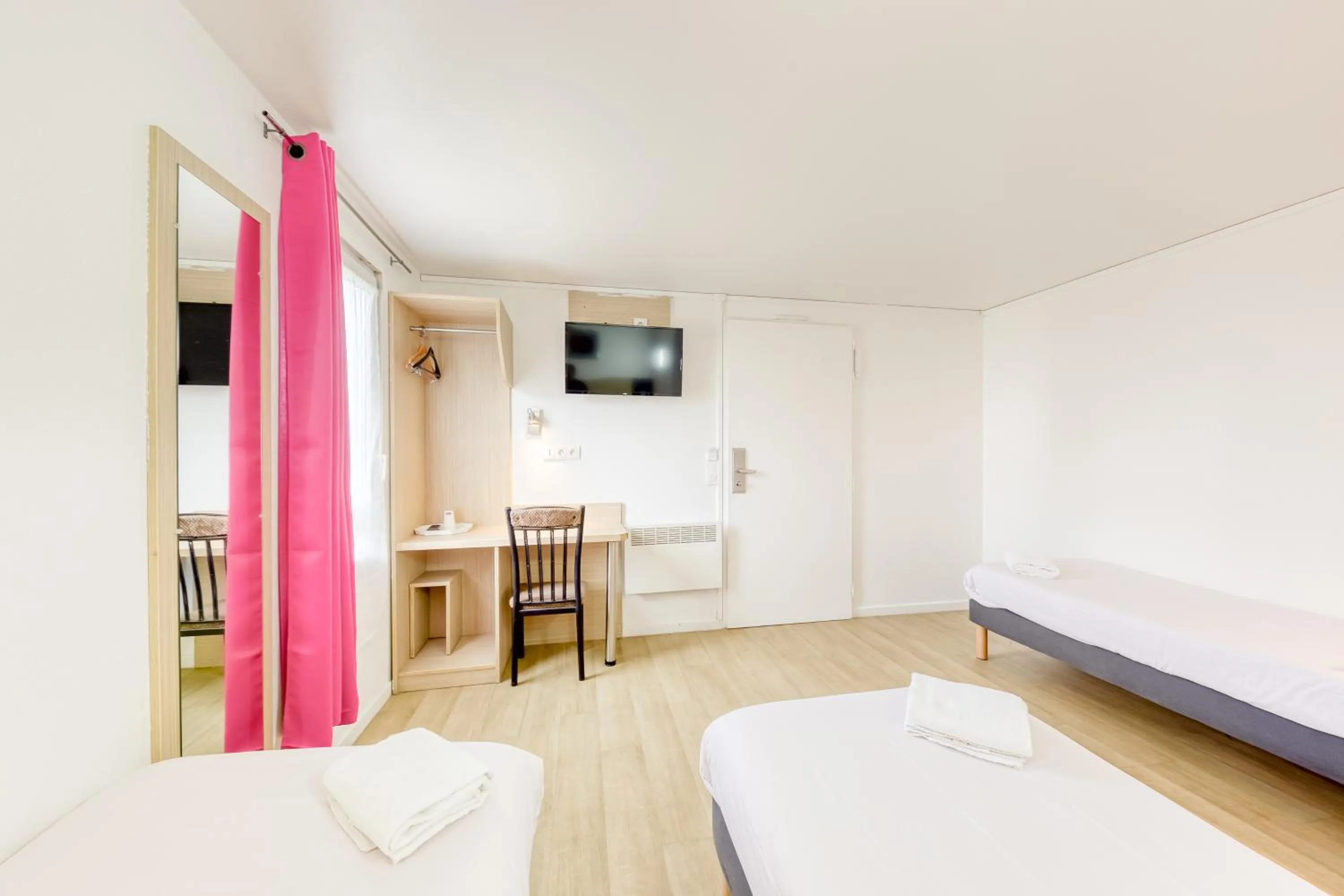 Bed in FASTHOTEL ROISSY CDG SUD - Claye Souilly