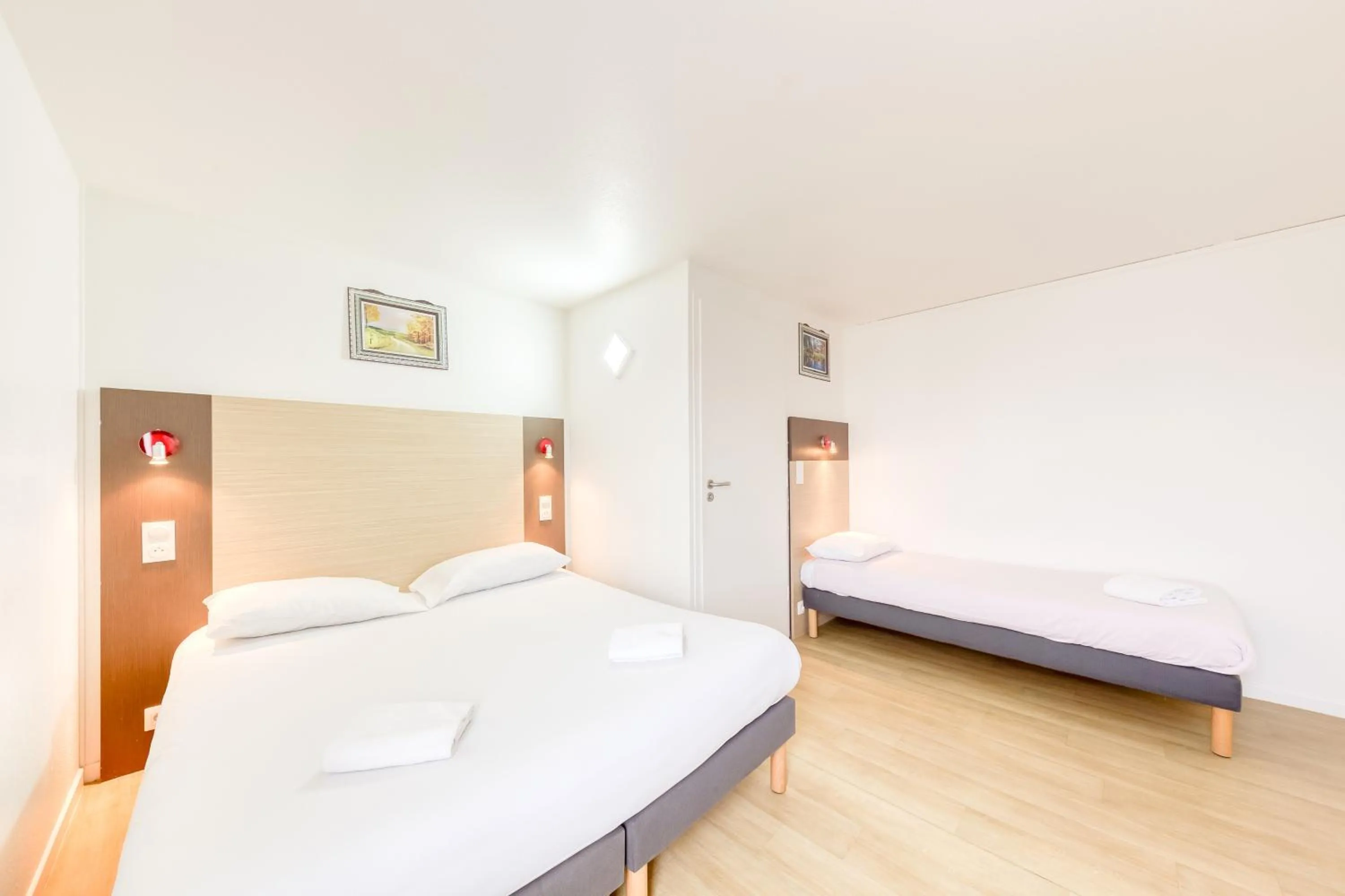 Bed in FASTHOTEL ROISSY CDG SUD - Claye Souilly