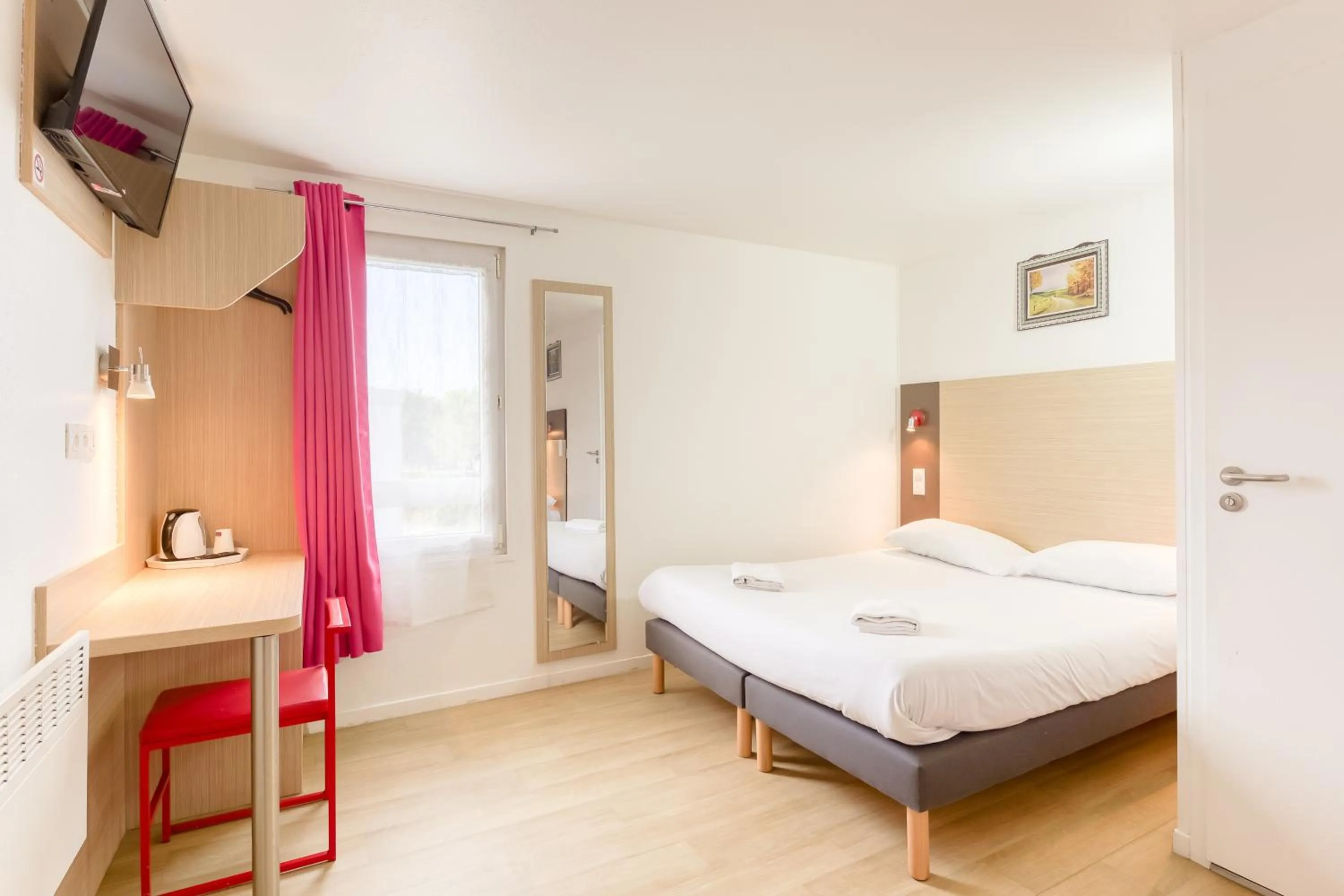 Bed in FASTHOTEL ROISSY CDG SUD - Claye Souilly