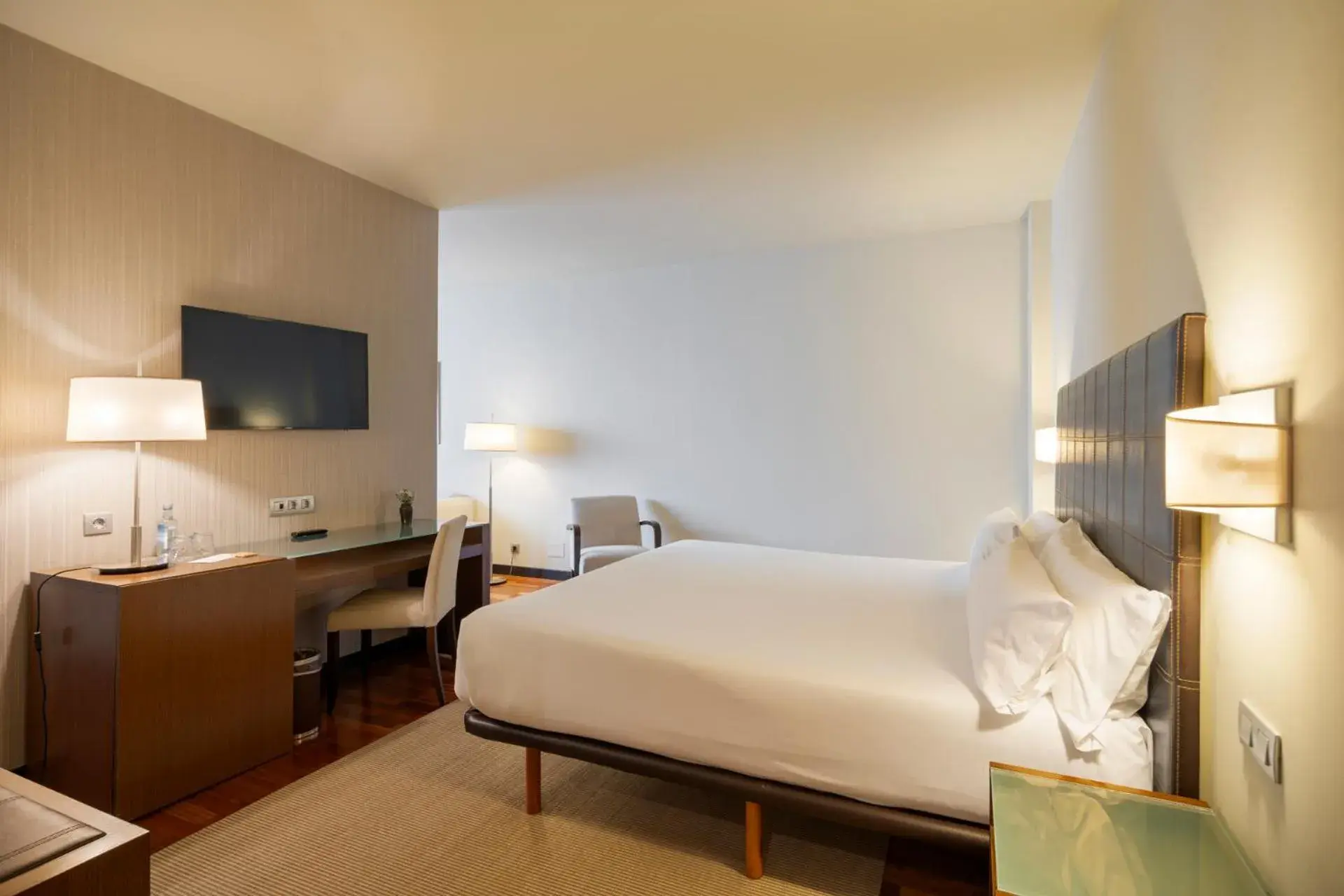 Photo of the whole room, Bed in Attica21 Coruña Photo of the whole room, Bed in Attica21 Coruña