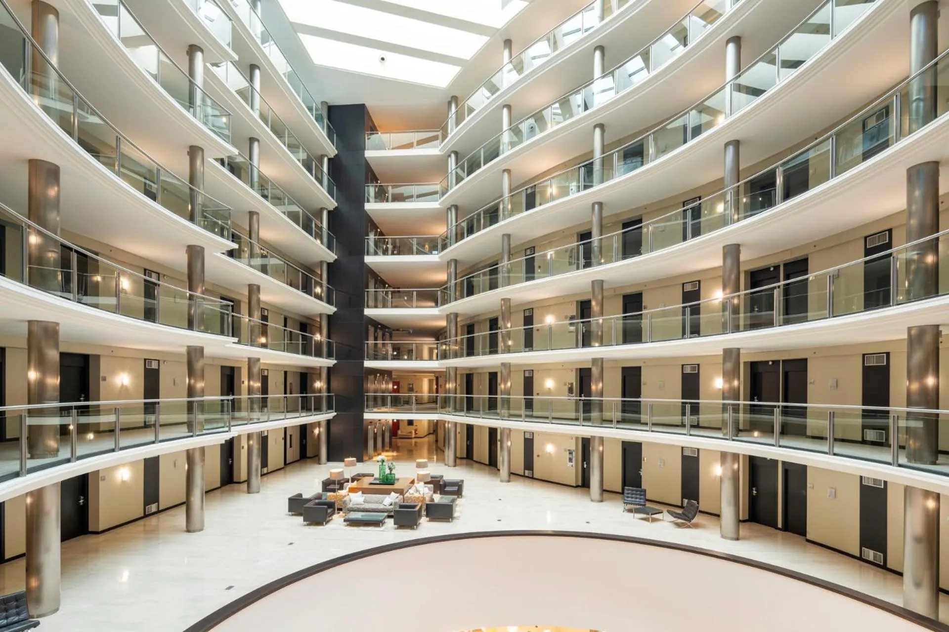 Area and facilities in Attica21 Coruña