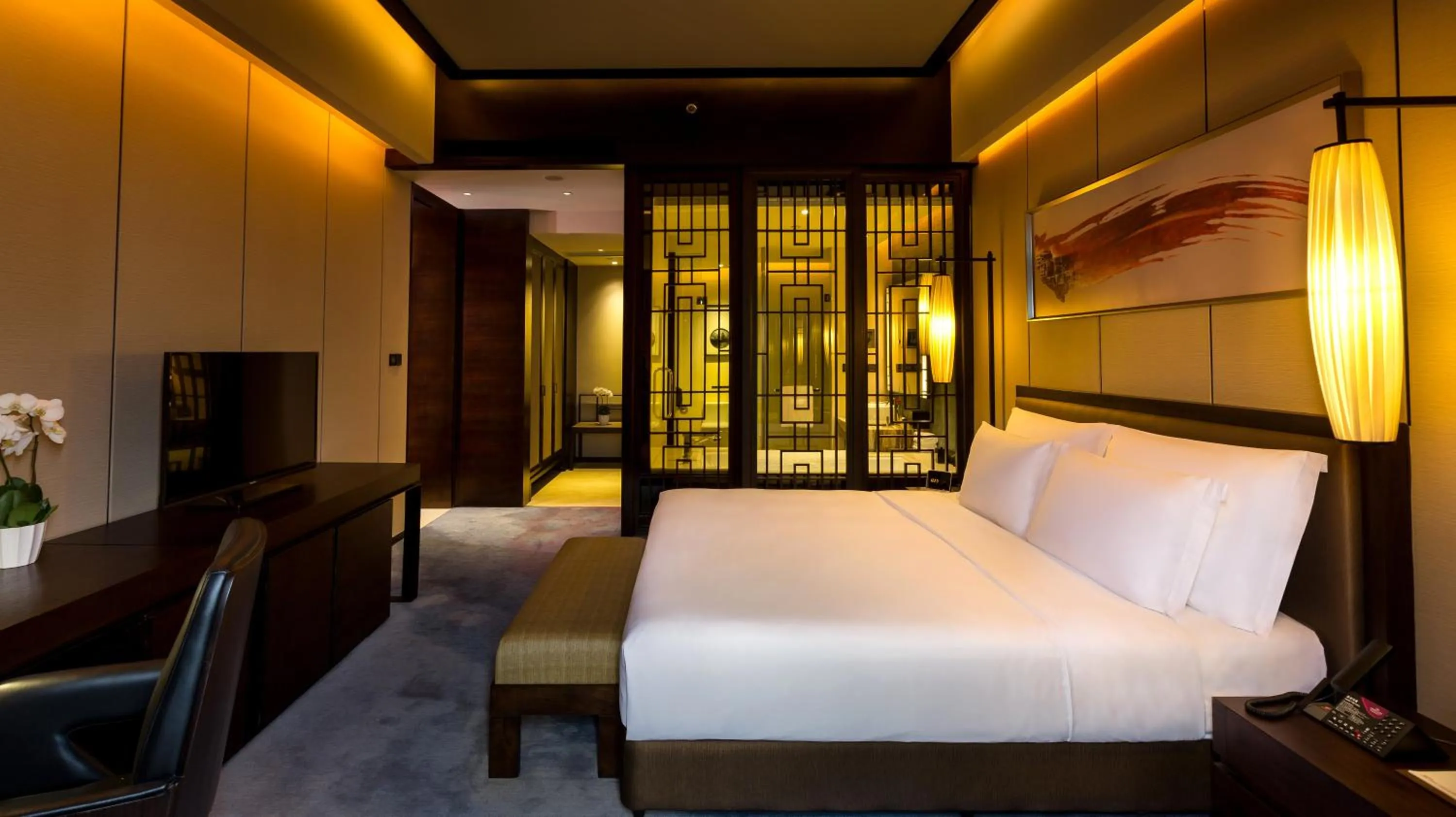 Photo of the whole room, Bed in Crowne Plaza Chongqing New North Zone by IHG