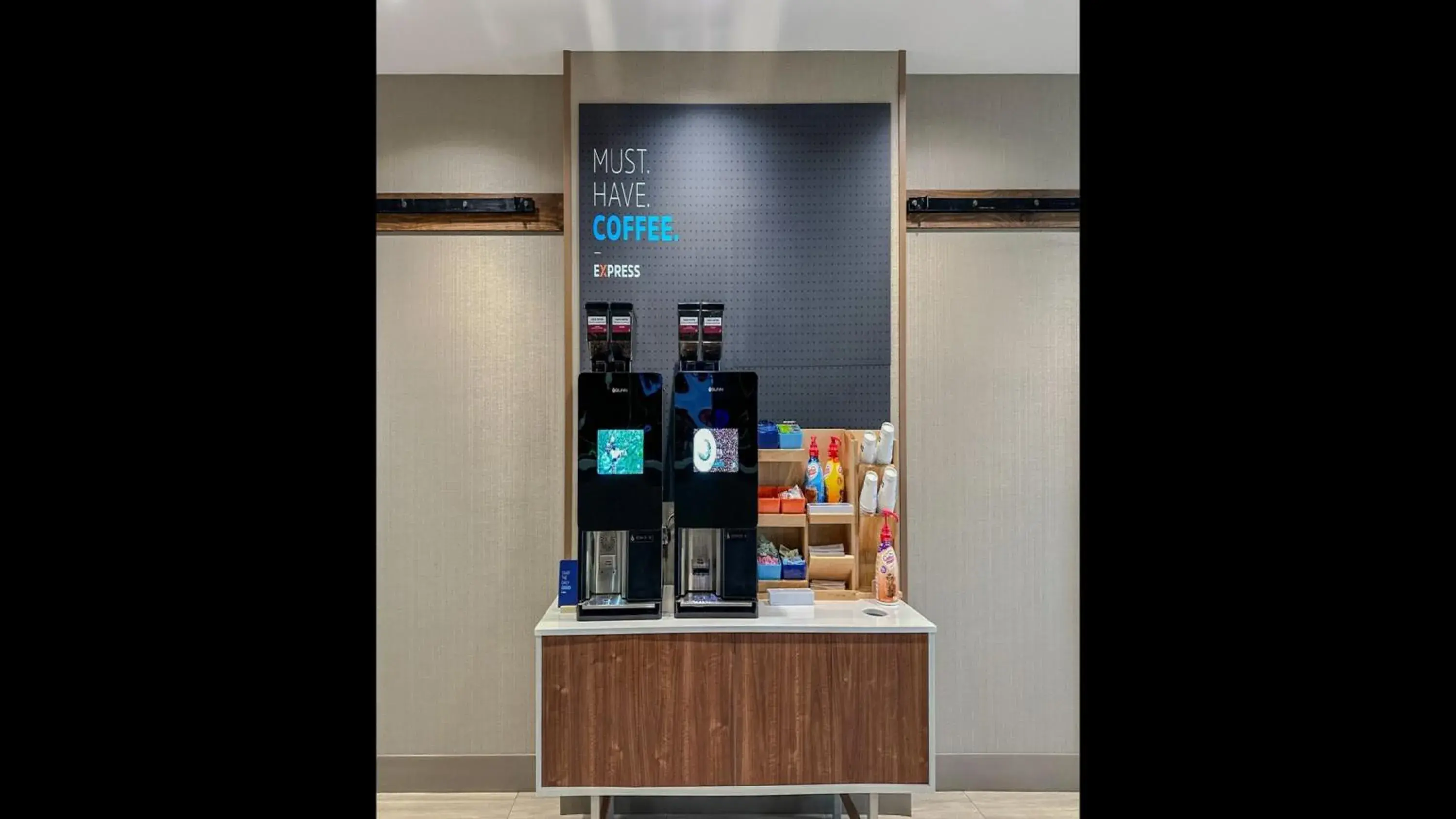 Photo of the whole room in Holiday Inn Express & Suites Cambridge by IHG Photo of the whole room in Holiday Inn Express & Suites Cambridge by IHG