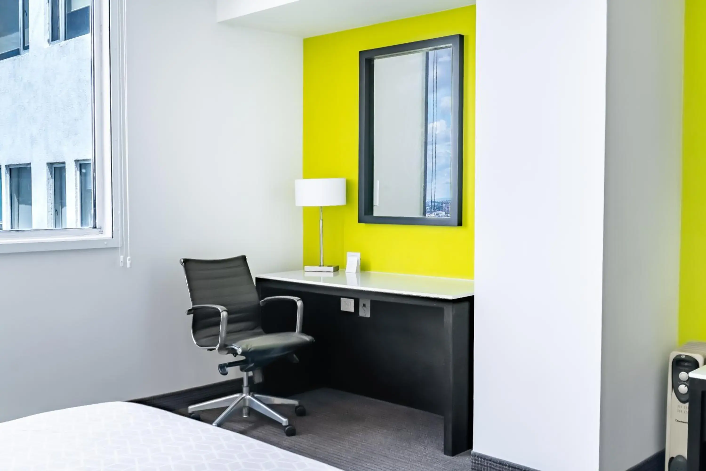 Photo of the whole room in Holiday Inn Express & Suites Puebla Angelopolis by IHG Photo of the whole room in Holiday Inn Express & Suites Puebla Angelopolis by IHG