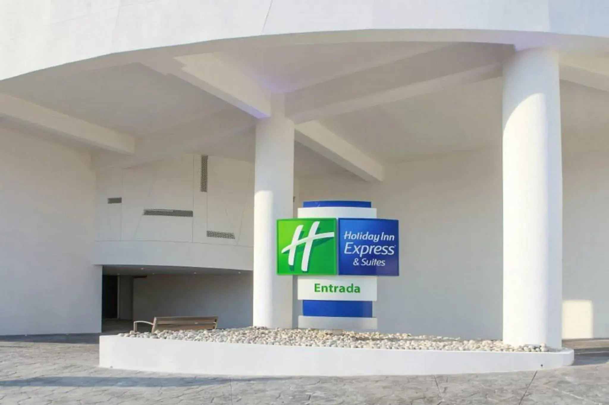 Property building in Holiday Inn Express & Suites Puebla Angelopolis by IHG Property building in Holiday Inn Express & Suites Puebla Angelopolis by IHG