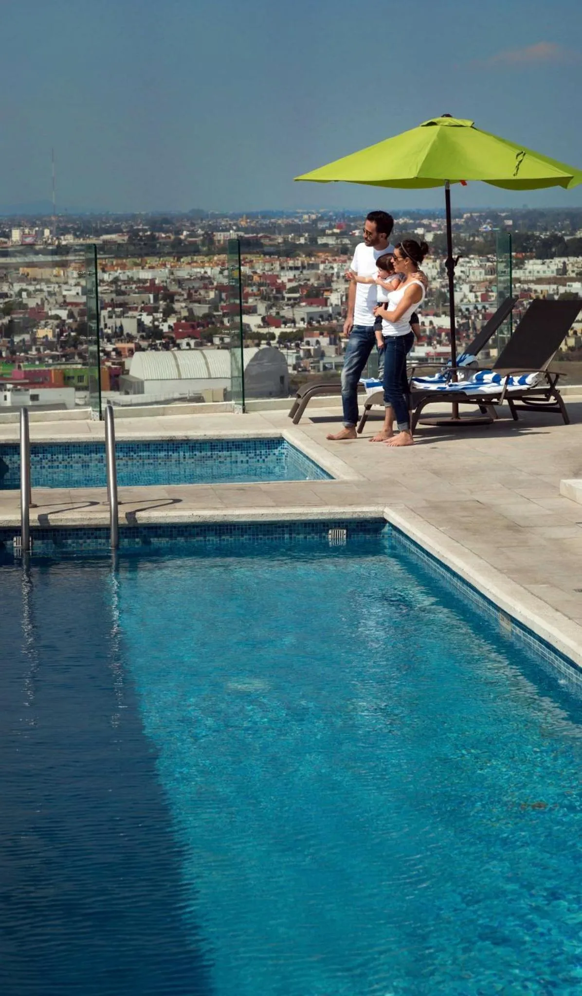 Swimming pool in Holiday Inn Express & Suites Puebla Angelopolis by IHG