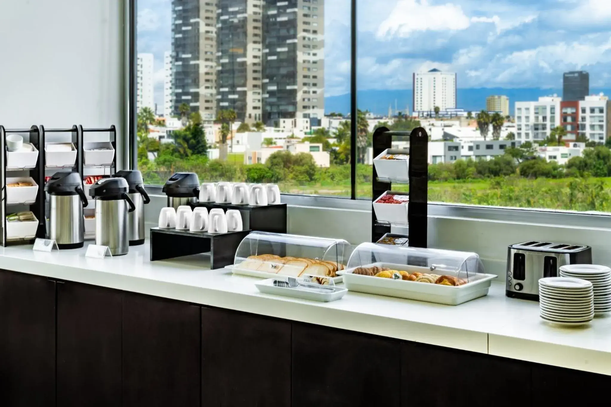 Breakfast in Holiday Inn Express & Suites Puebla Angelopolis by IHG Breakfast in Holiday Inn Express & Suites Puebla Angelopolis by IHG