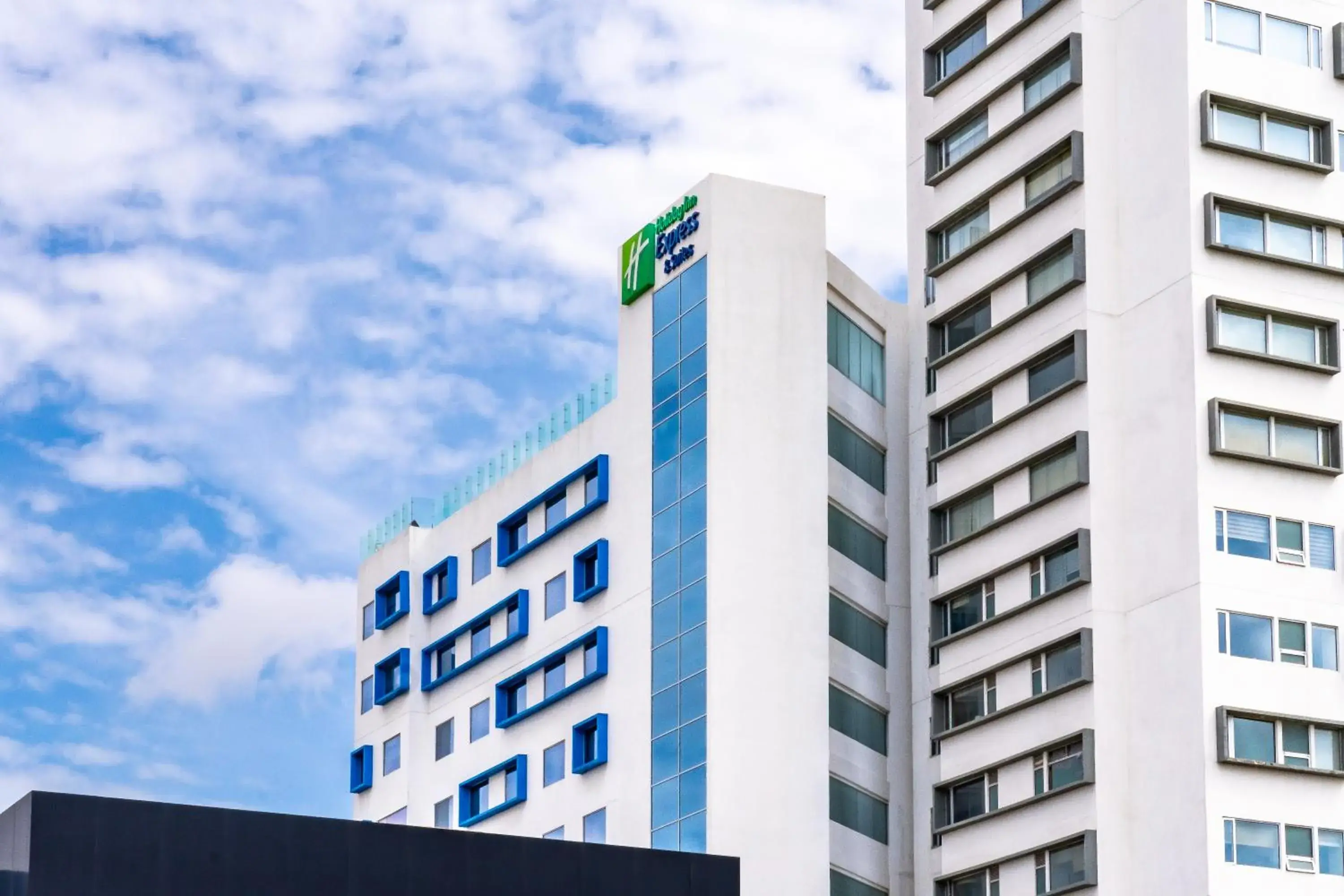 Property building in Holiday Inn Express & Suites Puebla Angelopolis by IHG Property building in Holiday Inn Express & Suites Puebla Angelopolis by IHG