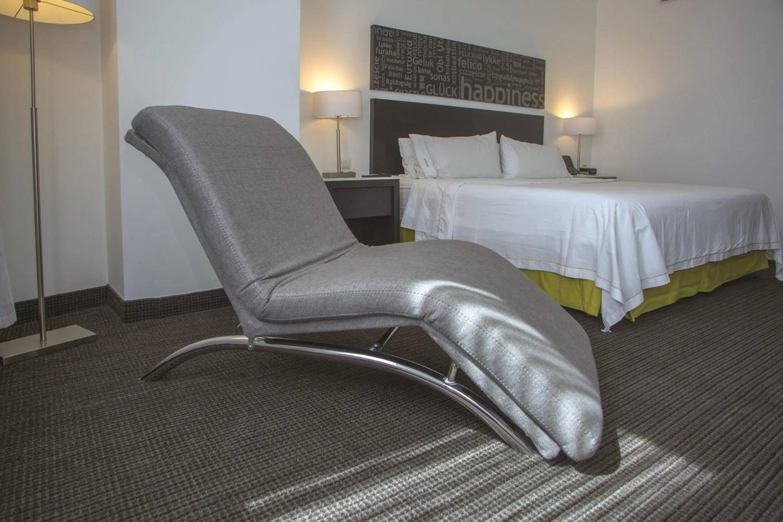 Photo of the whole room, Bed in Holiday Inn Express & Suites Puebla Angelopolis by IHG