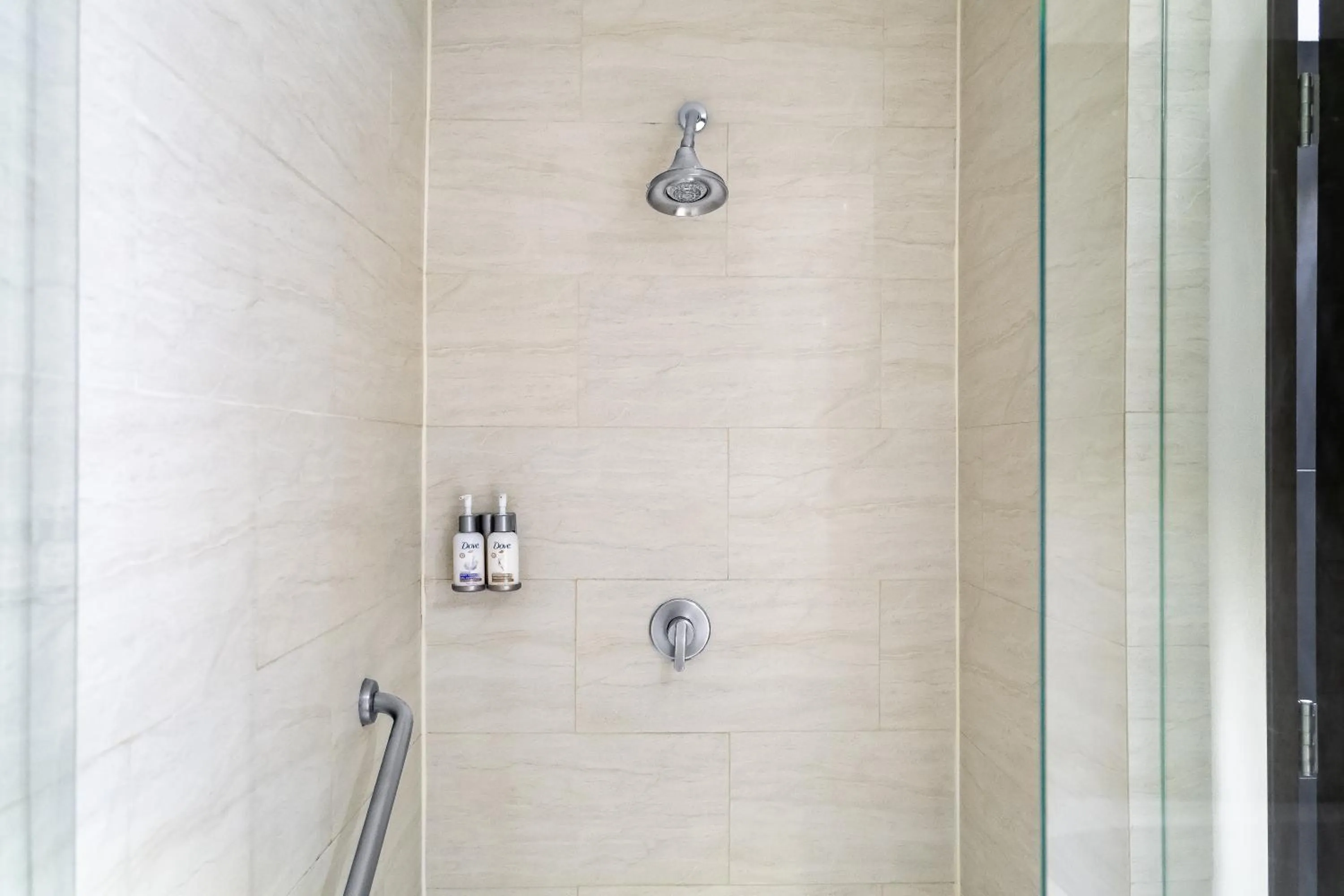 Shower in Holiday Inn Express & Suites Puebla Angelopolis by IHG