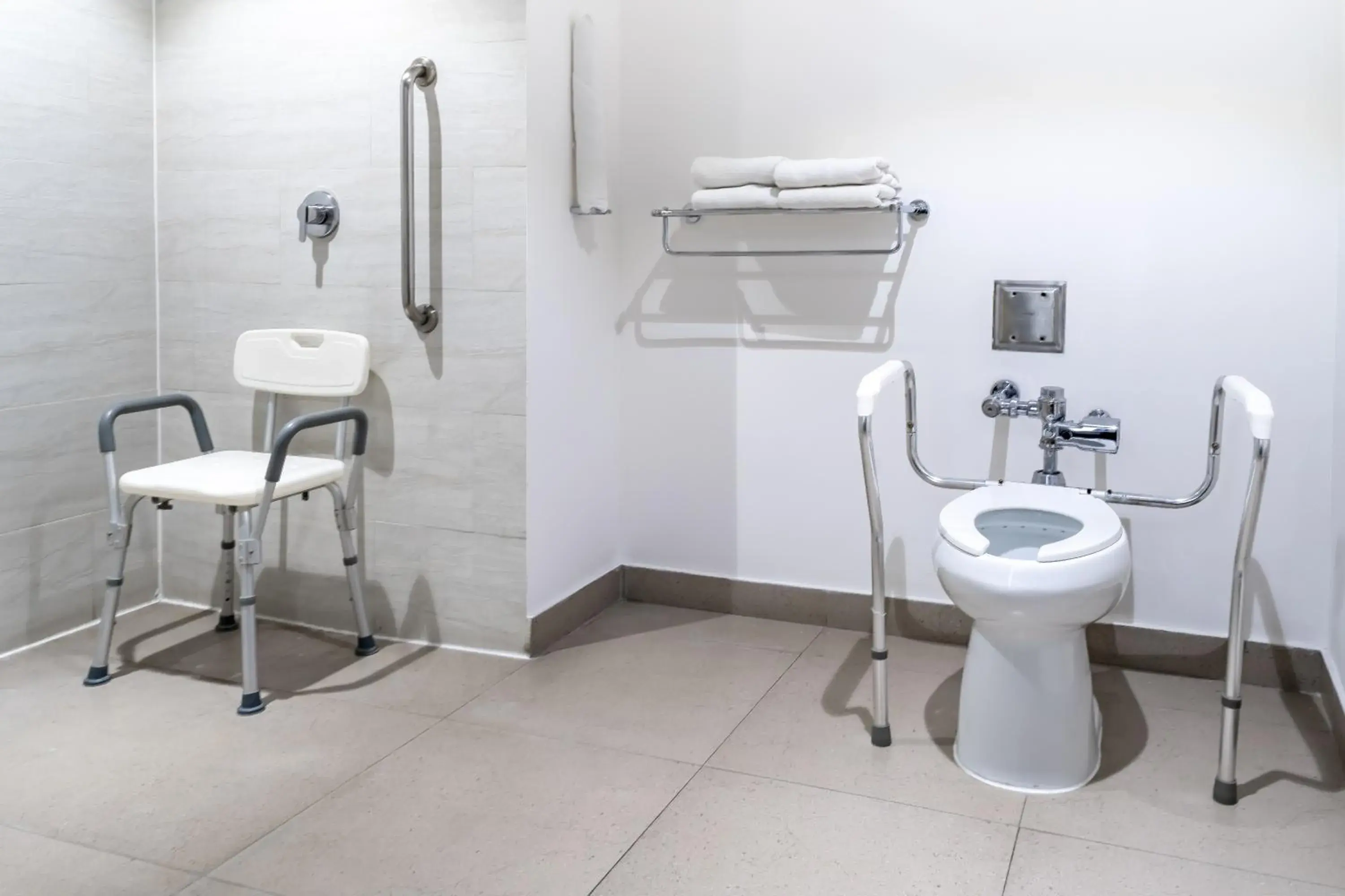 Standard King Room - Accessible in Holiday Inn Express & Suites Puebla Angelopolis by IHG Standard King Room - Accessible in Holiday Inn Express & Suites Puebla Angelopolis by IHG