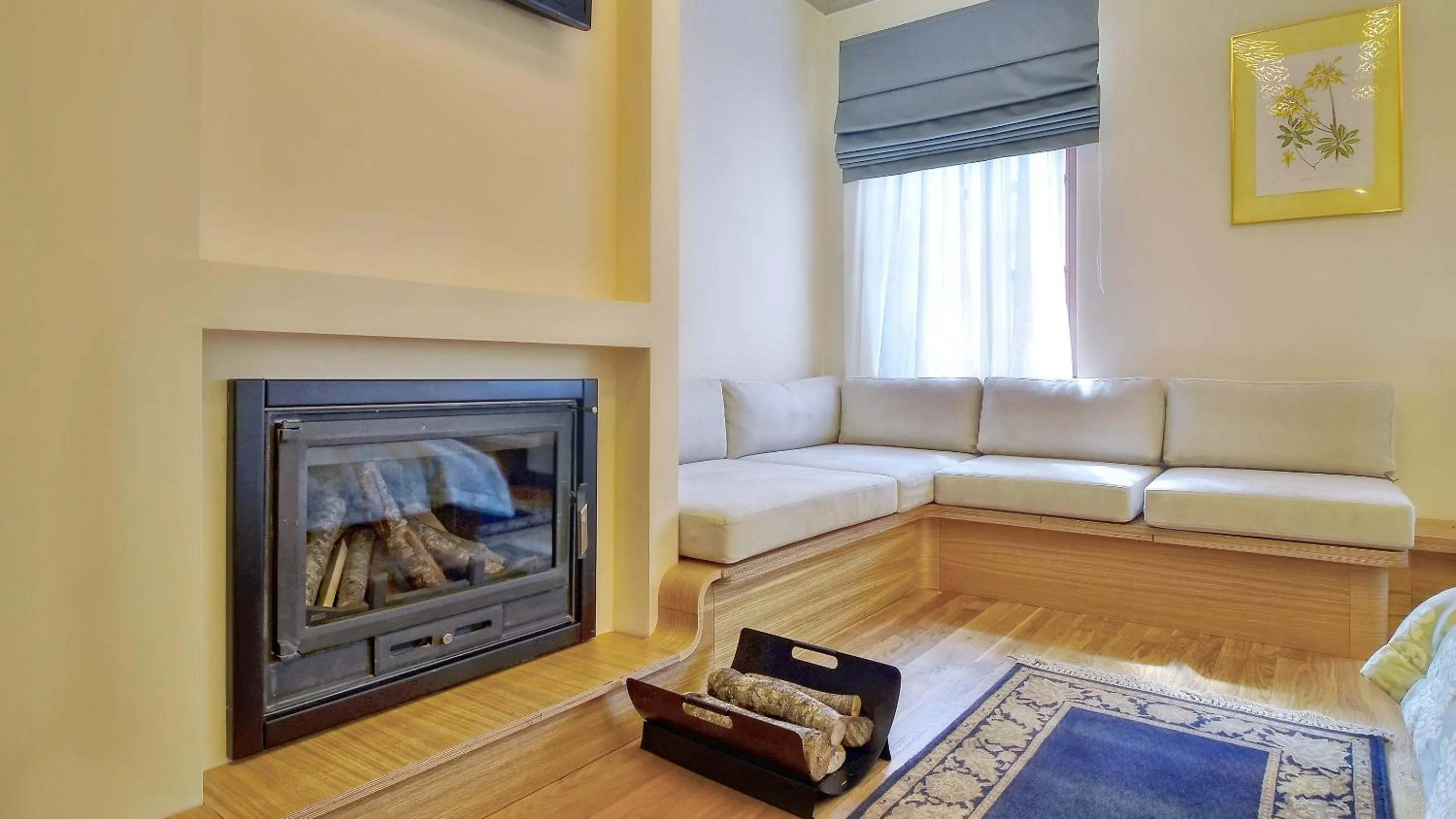 TV and multimedia in Dilofo Hotel Luxury Suites