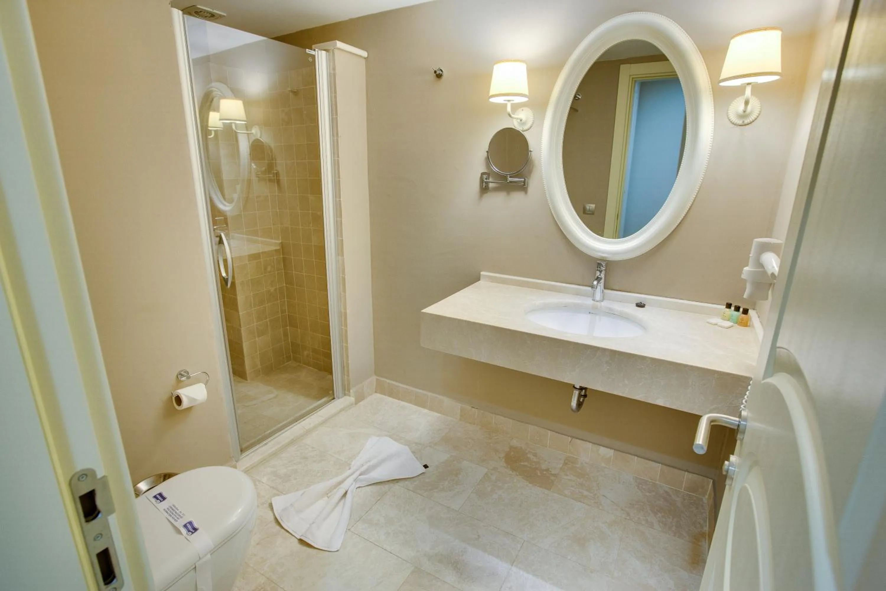 Decorative detail in Pinehill Hotel & Suites