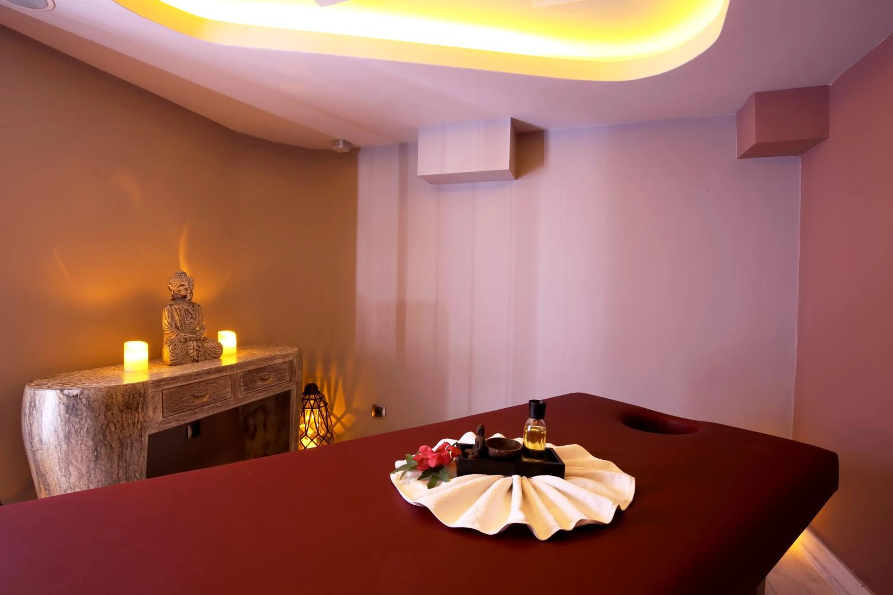 Spa and wellness centre/facilities, Bed in Pinehill Hotel & Suites