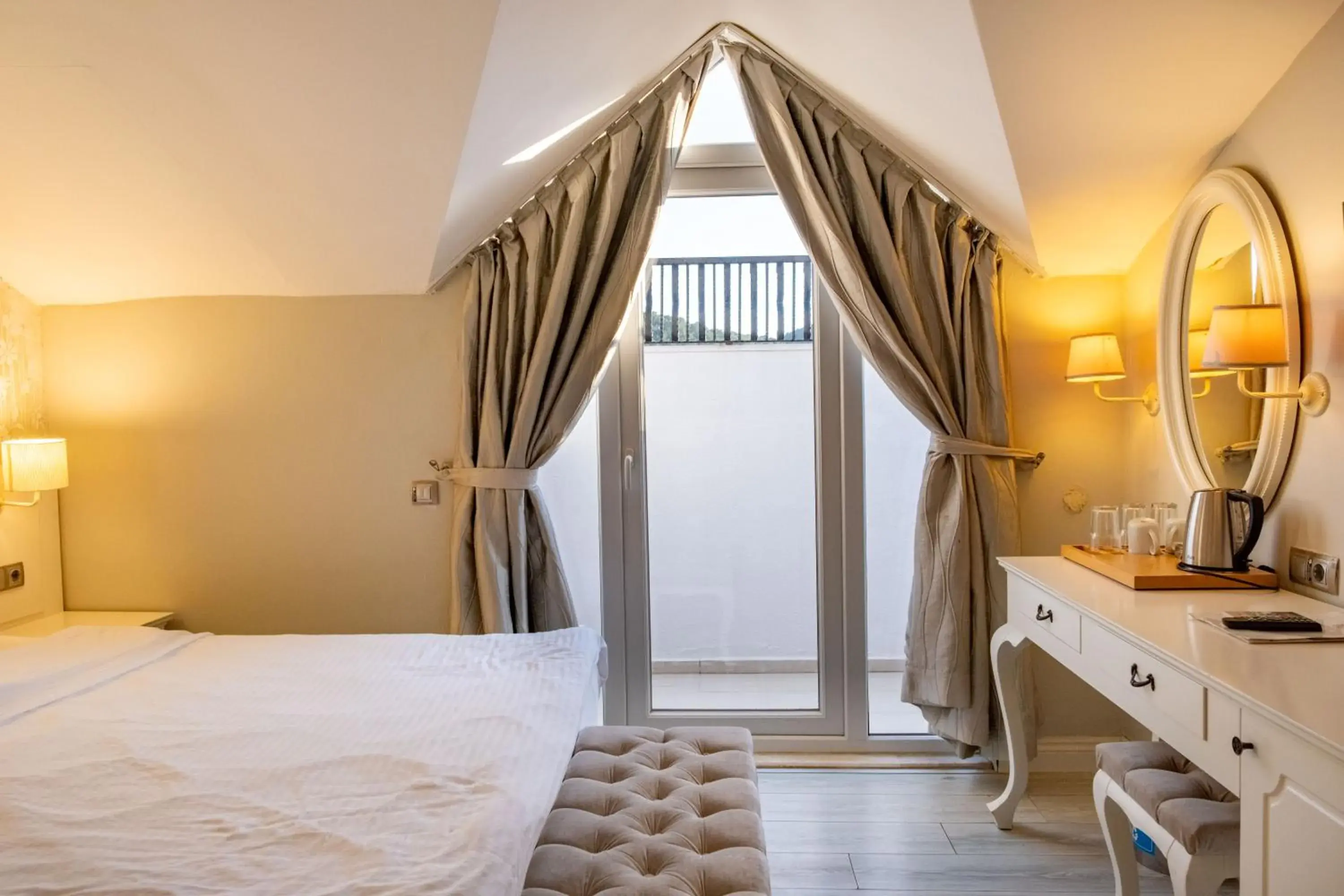 Bed in Pinehill Hotel & Suites Bed in Pinehill Hotel & Suites