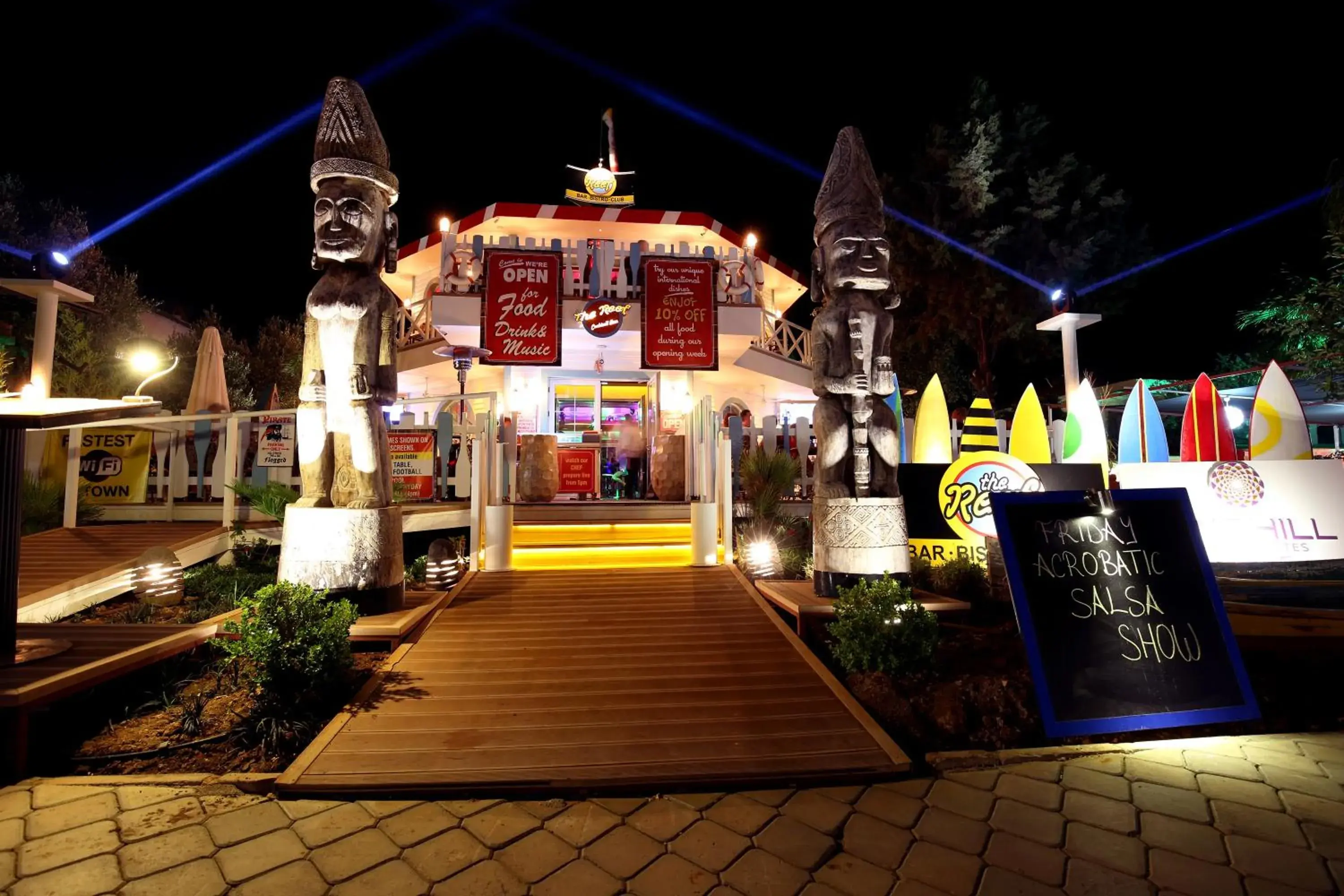 Restaurant/places to eat in Pinehill Hotel & Suites Restaurant/places to eat in Pinehill Hotel & Suites